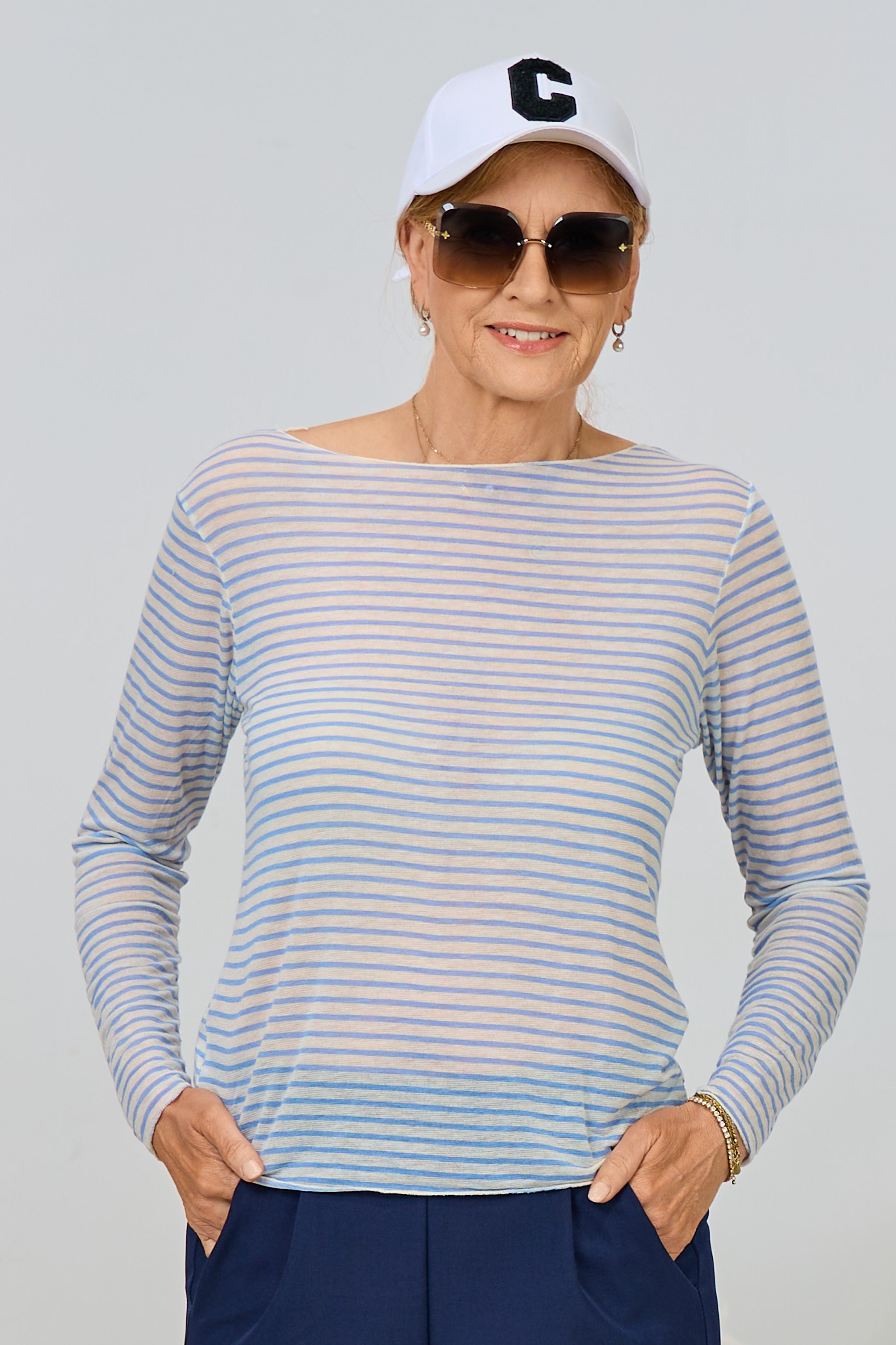 transparentes Longsleeve, hellblau-ecru-geringelt