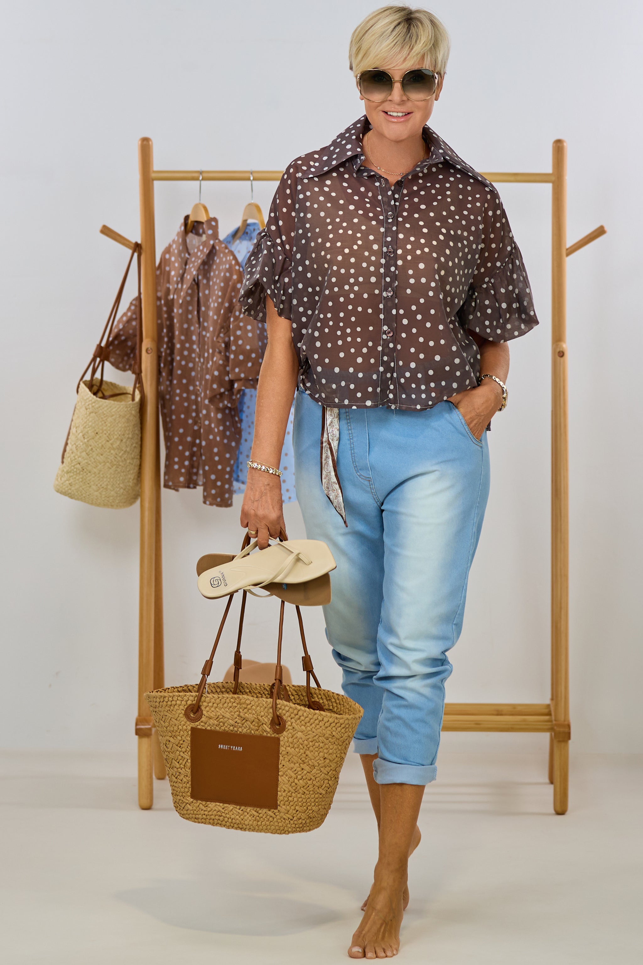 Gepunktete Bluse mit "Puff-Ärmeln", braun-beige