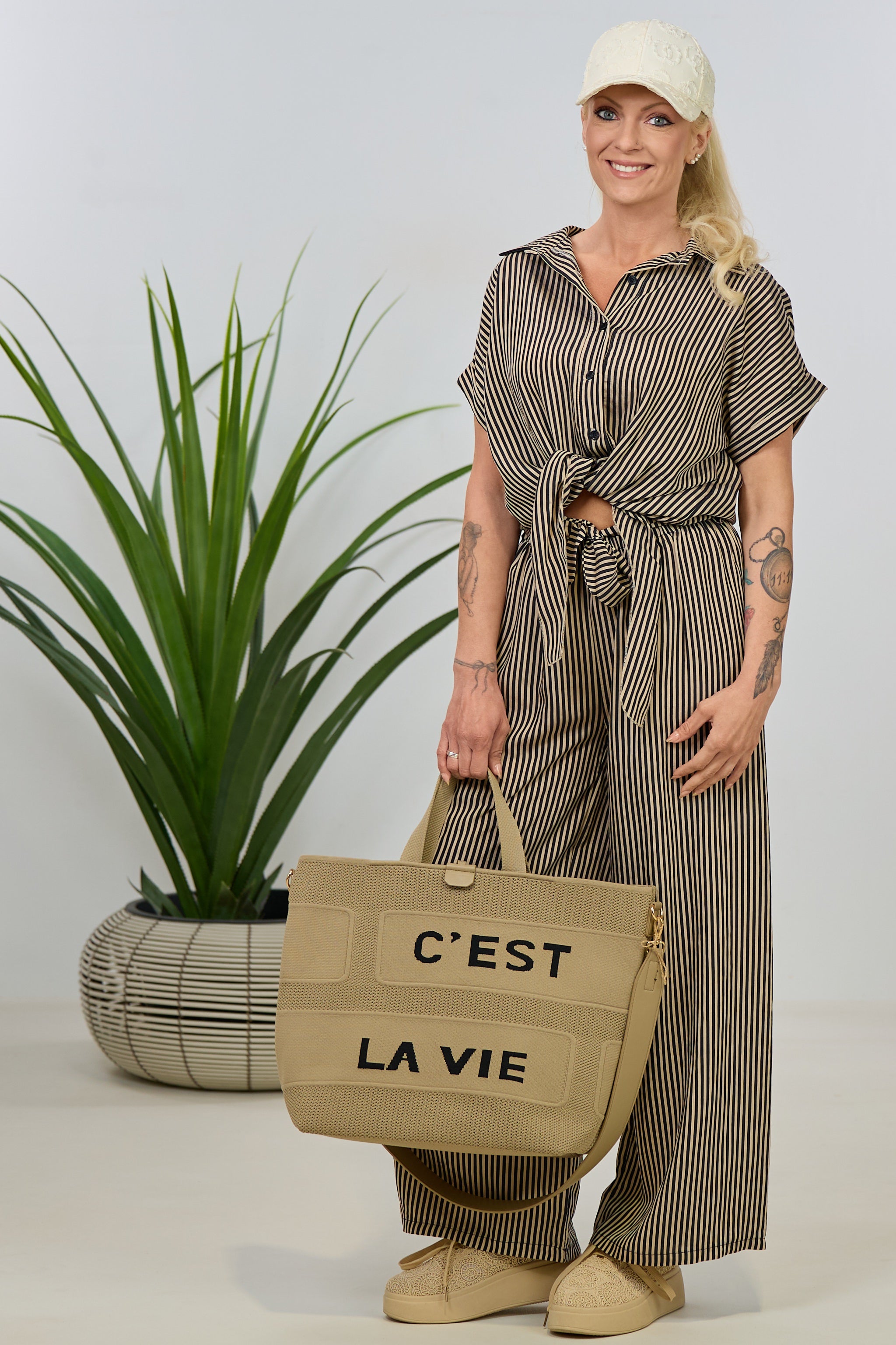 gestreifte kurzarm Bluse, schwarz-taupe