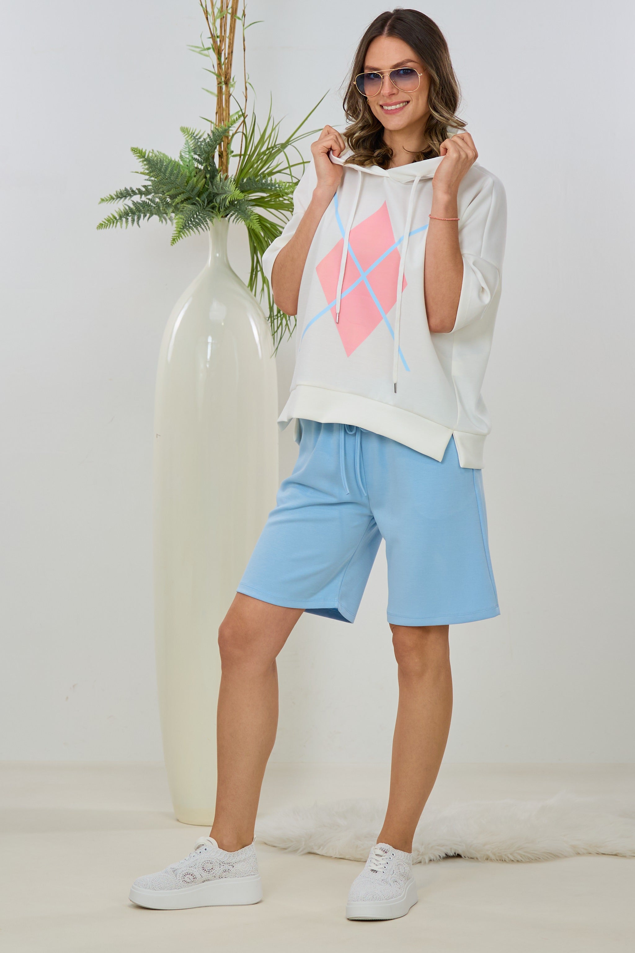 Uni Shorts mit Kordelzug, hellblau
