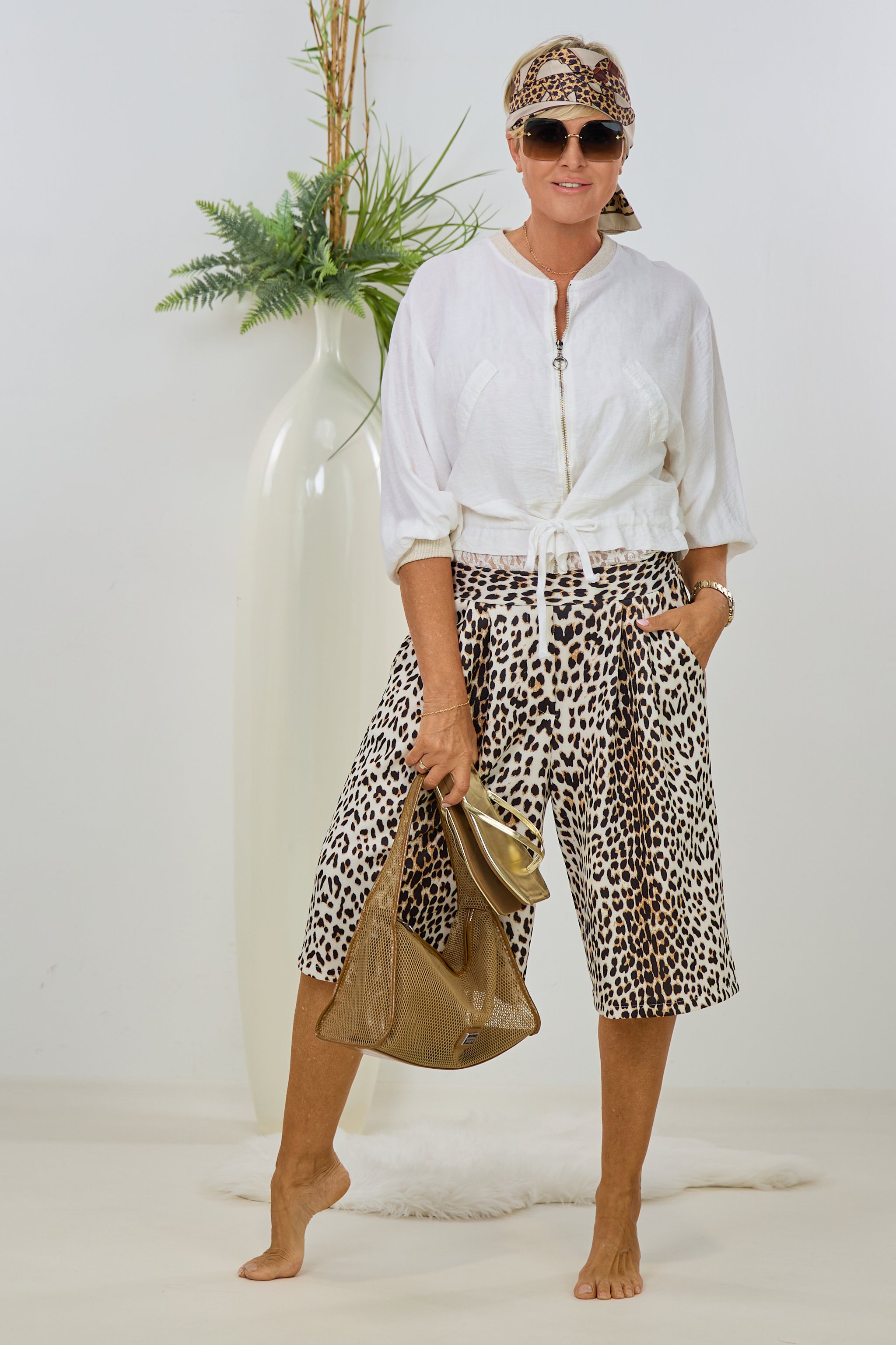 kurzer Hosenrock mit Bundfalten im Leo-Design, schwarz-creme