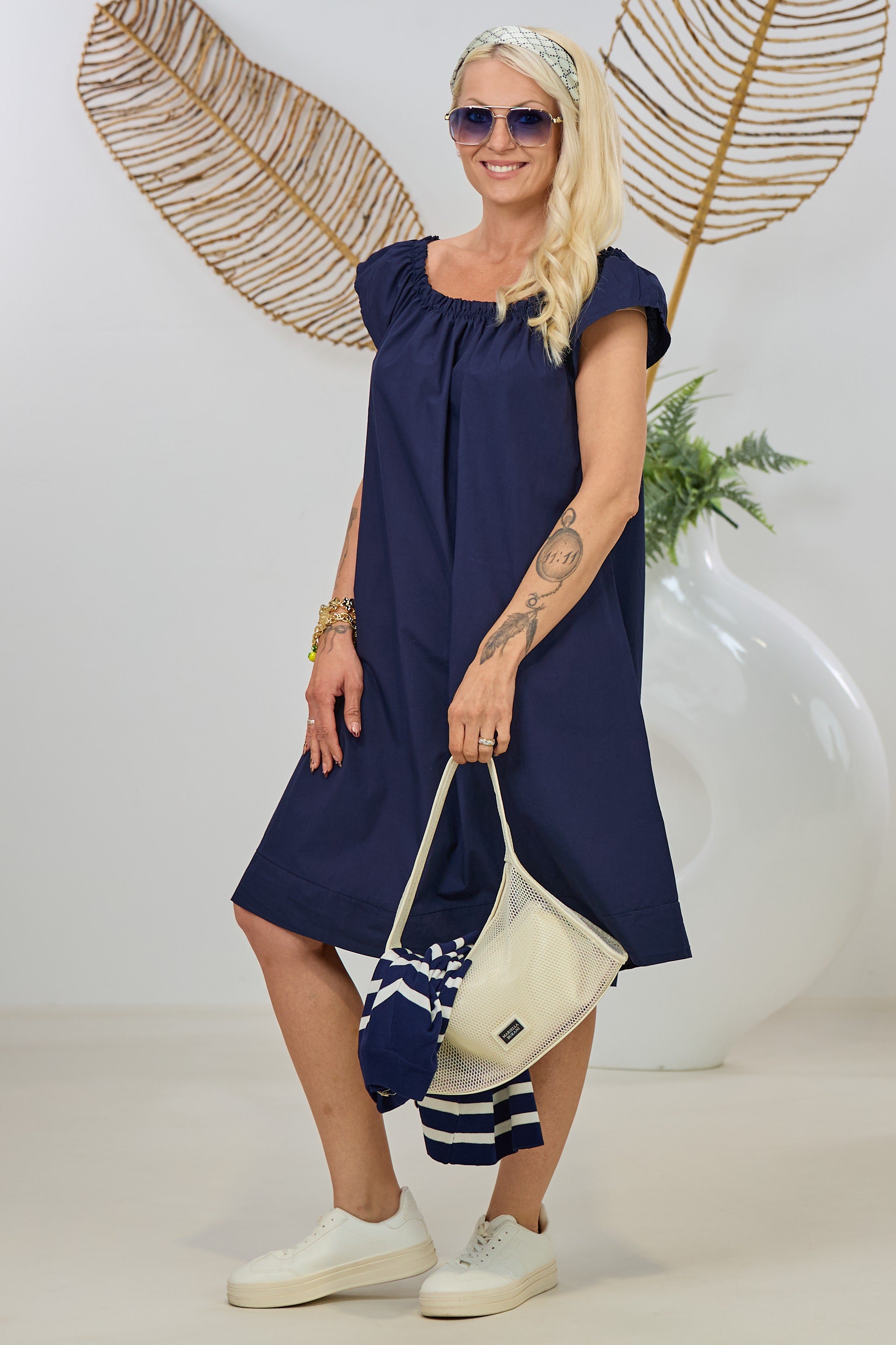 Kleidchen mit Carmen-Ausschnitt, dunkelblau