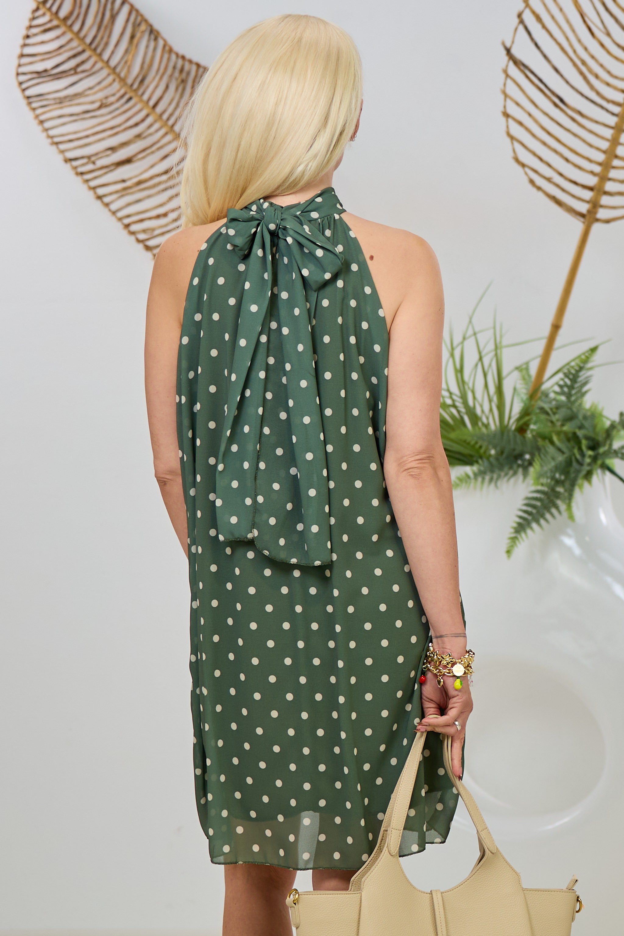 Gepunktetes Neckholder Kleid, grün-ecru