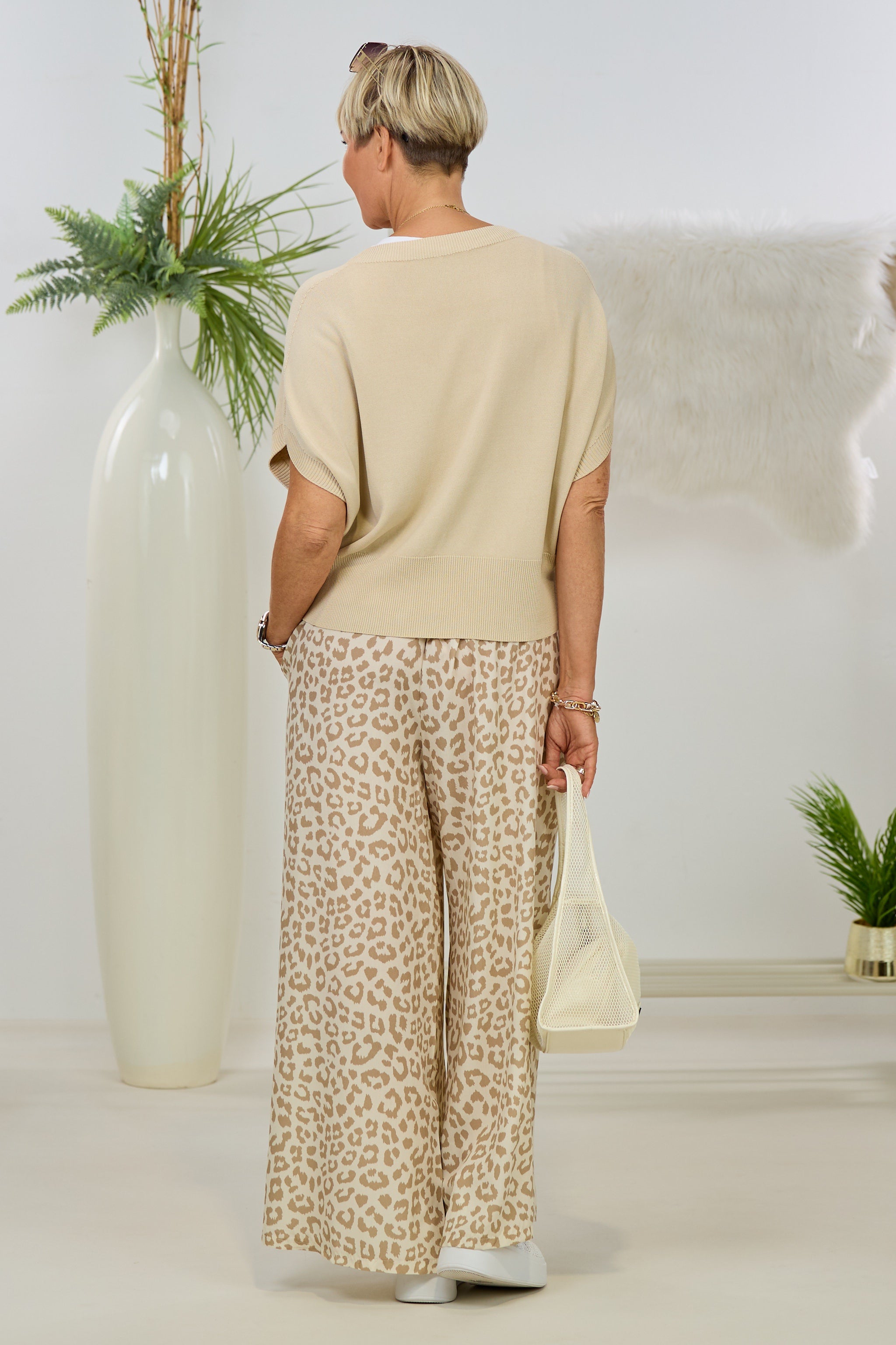 Feinstrickpulli mit kurzen Fledermausärmeln, beige