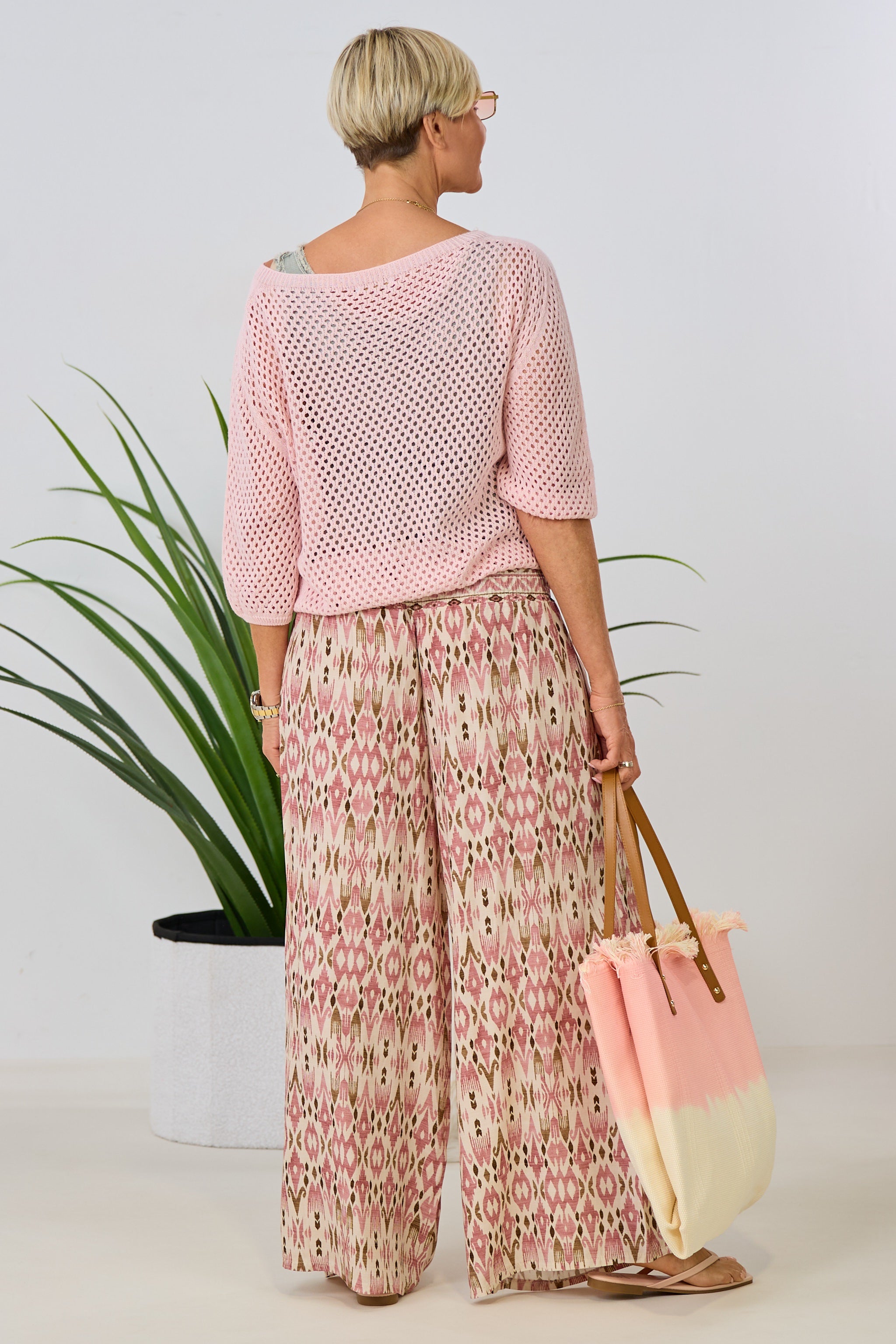 Lochstrick Pulli mit weitem Ausschnitt, rosa
