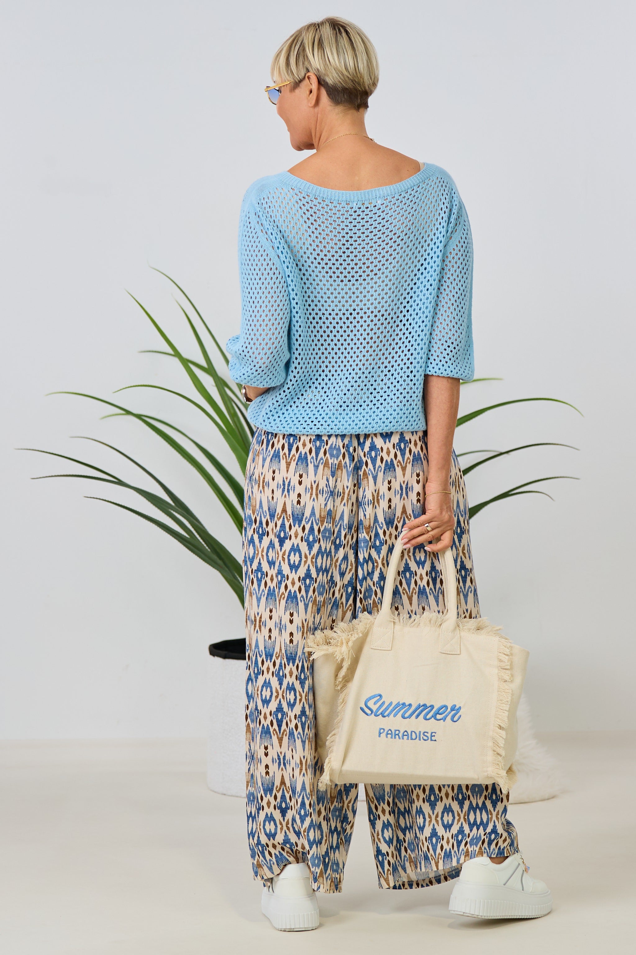 Lochstrick Pulli mit weitem Ausschnitt, hellblau