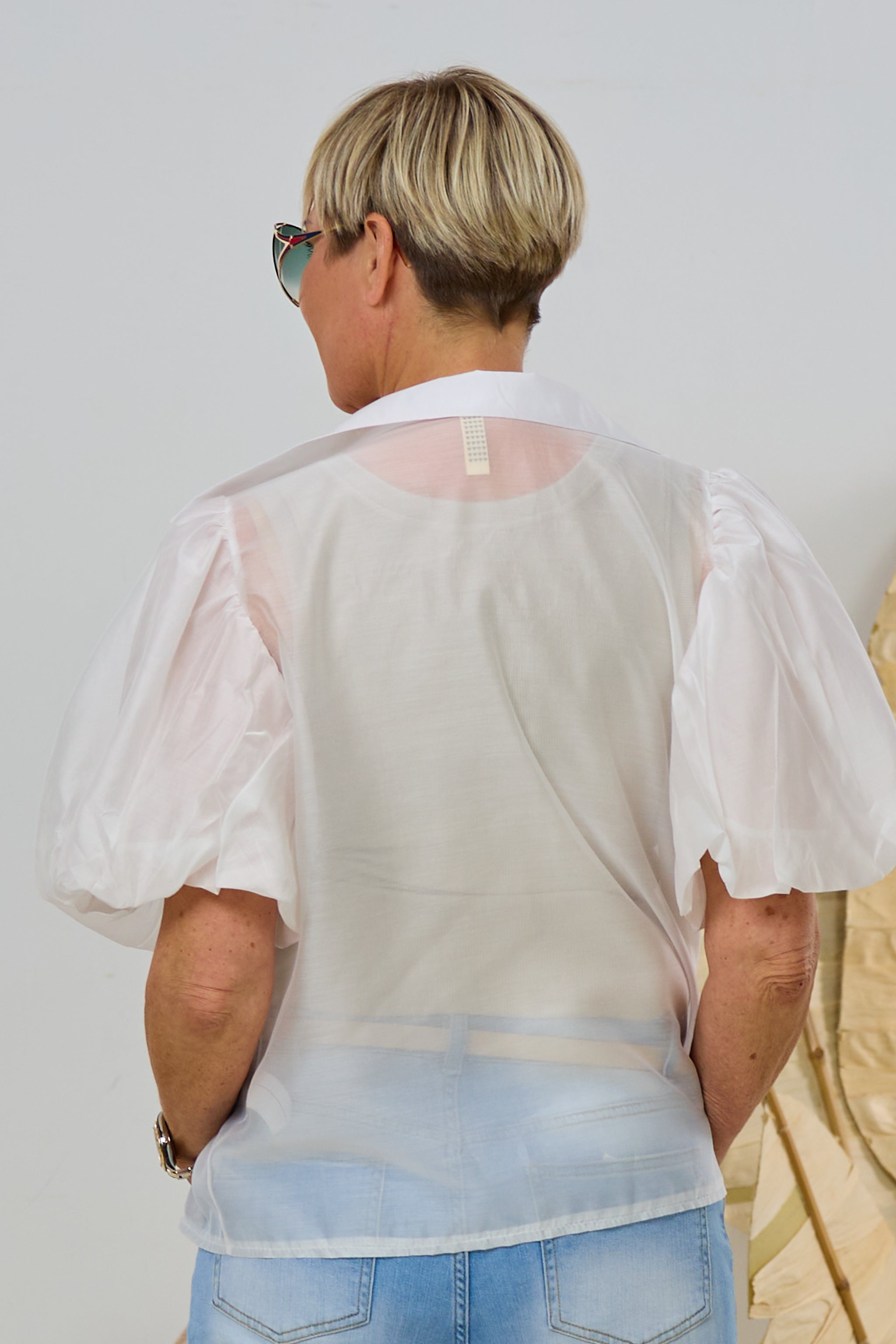 Transparente Bluse mit "Puff-Ärmeln", weiß