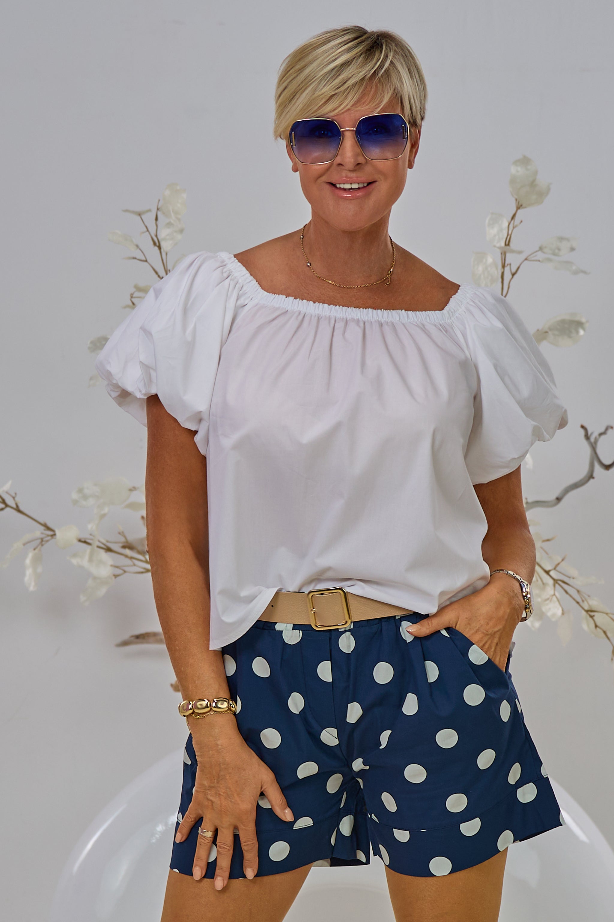 Kurzarm Bluse mit Carmen-Ausschnitt, weiß