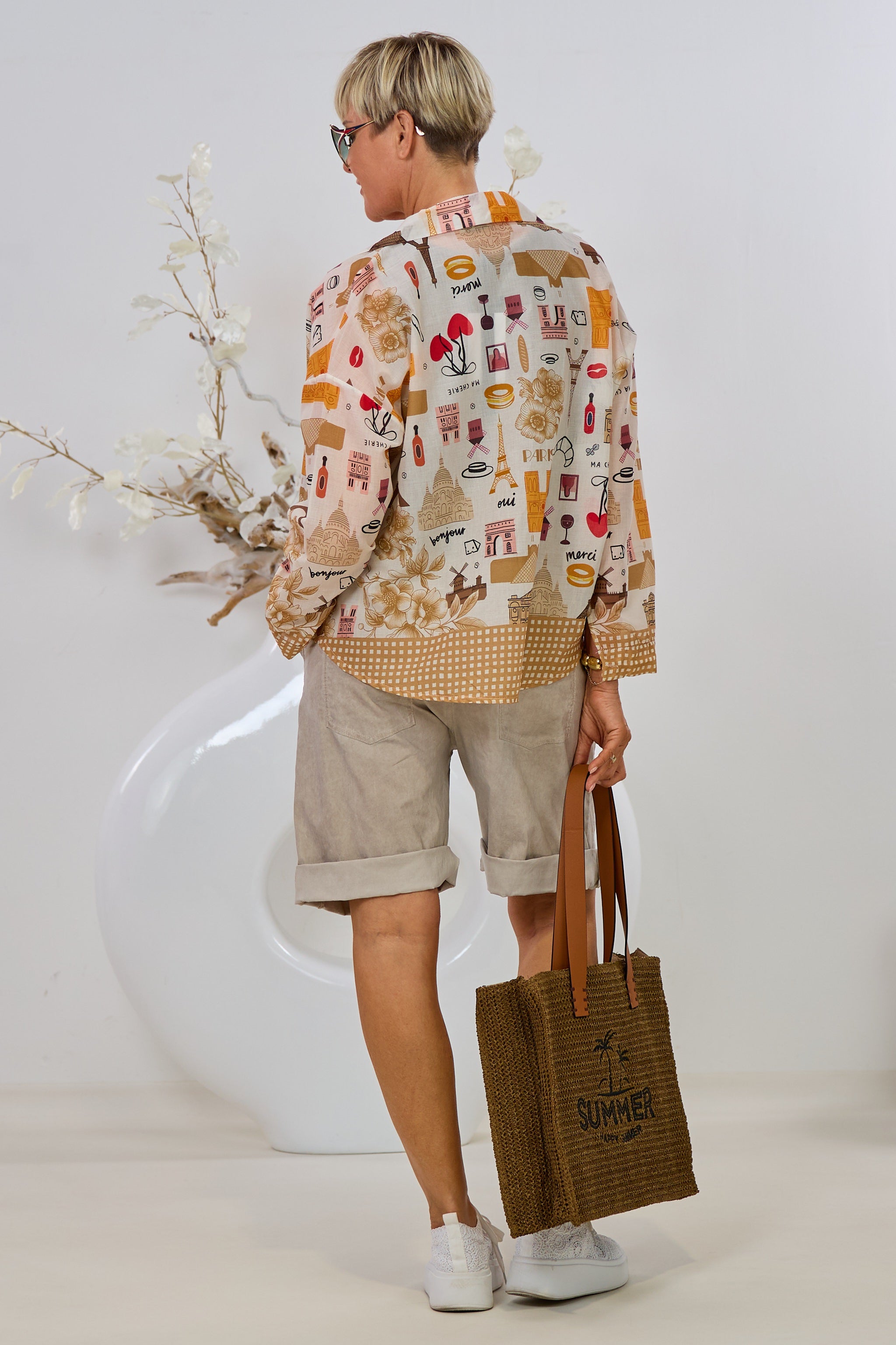 transparente Bluse mit "Paris-Muster", taupe-bunt