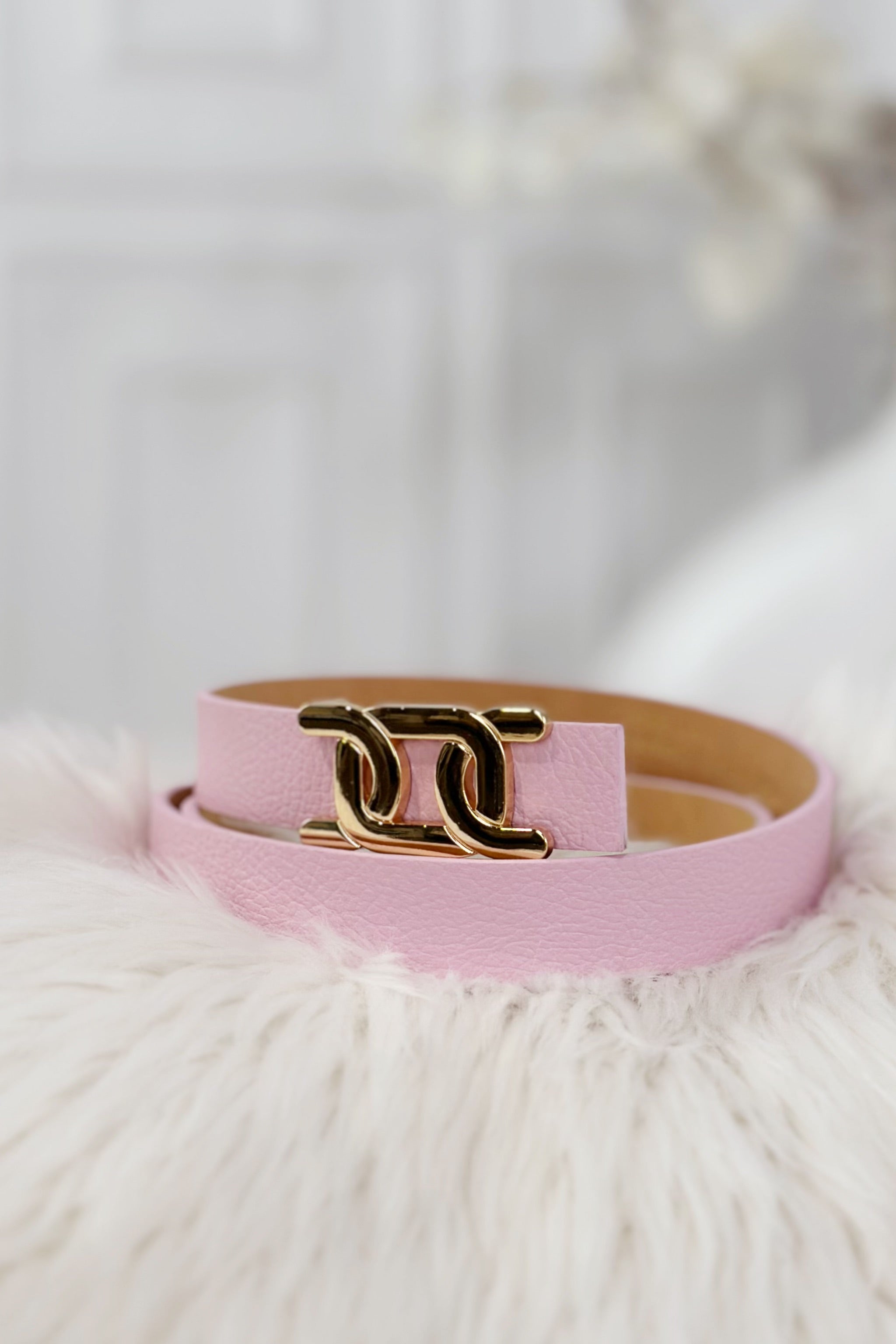 Schmaler Gürtel mit stylischer Schnalle, rosa