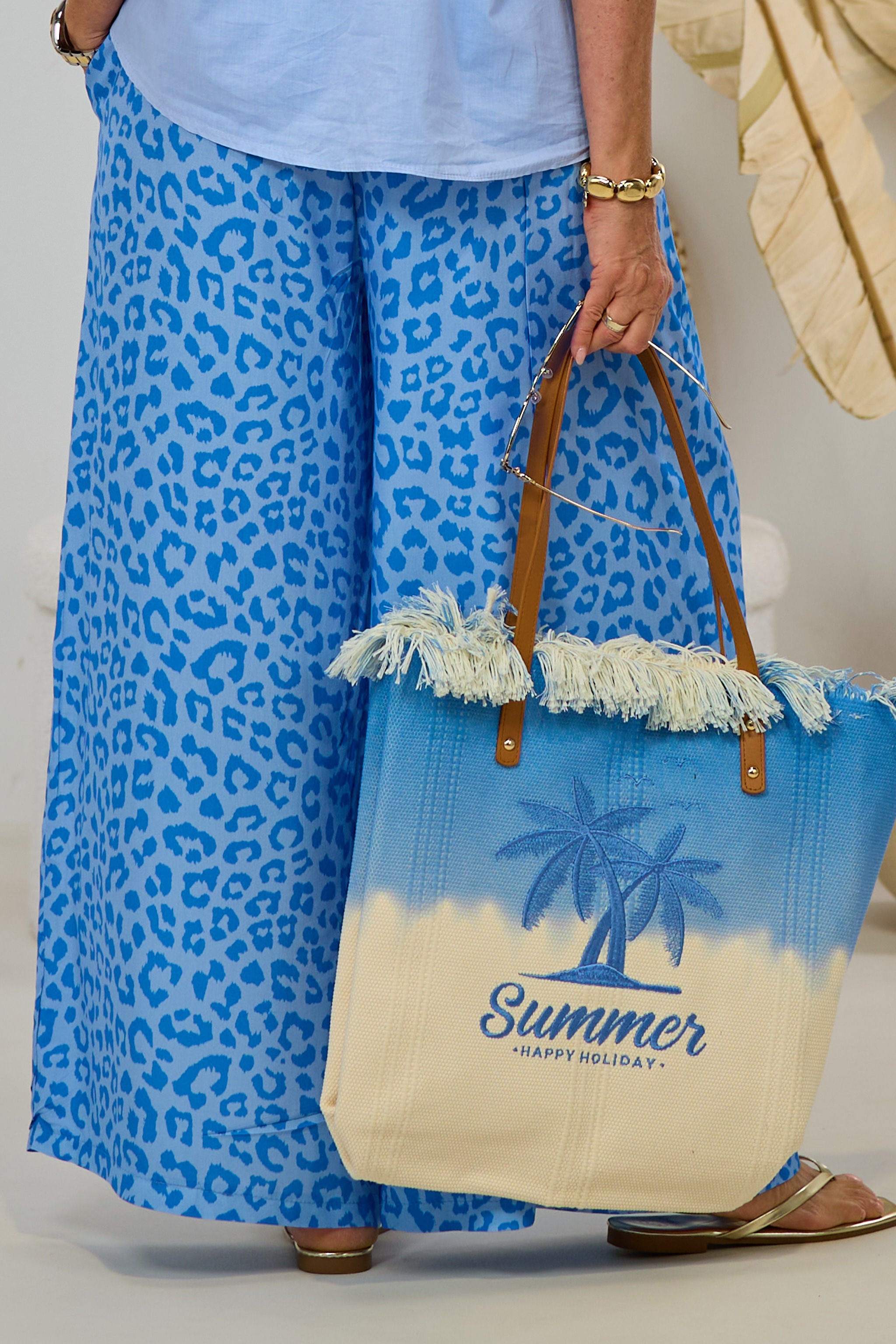 Sommerhose im Leo-Design, blau-hellblau