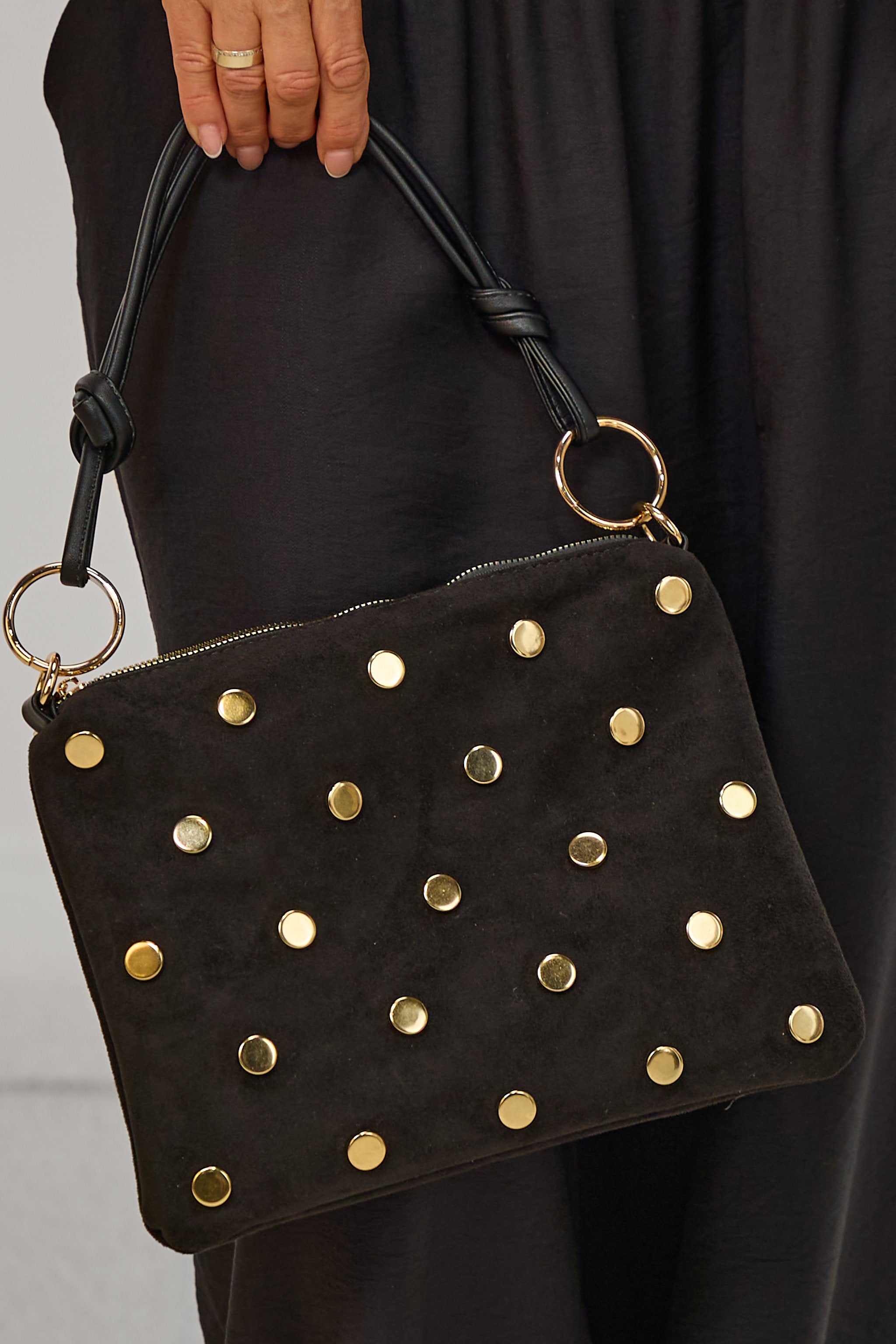 Tasche mit Nieten, schwarz-gold