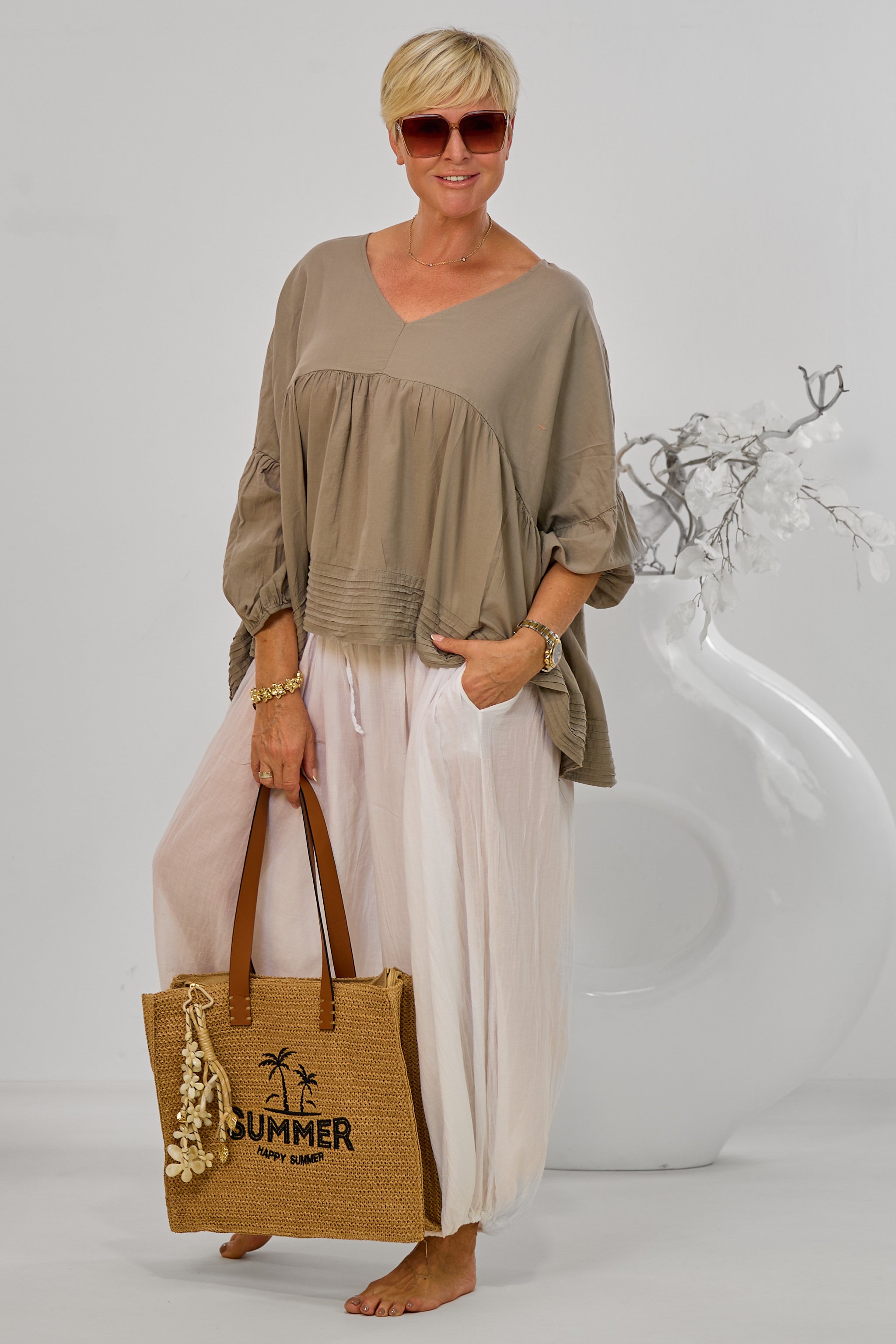 luftige Bluse mit V-Ausschnitt und langen Ärmeln, taupe