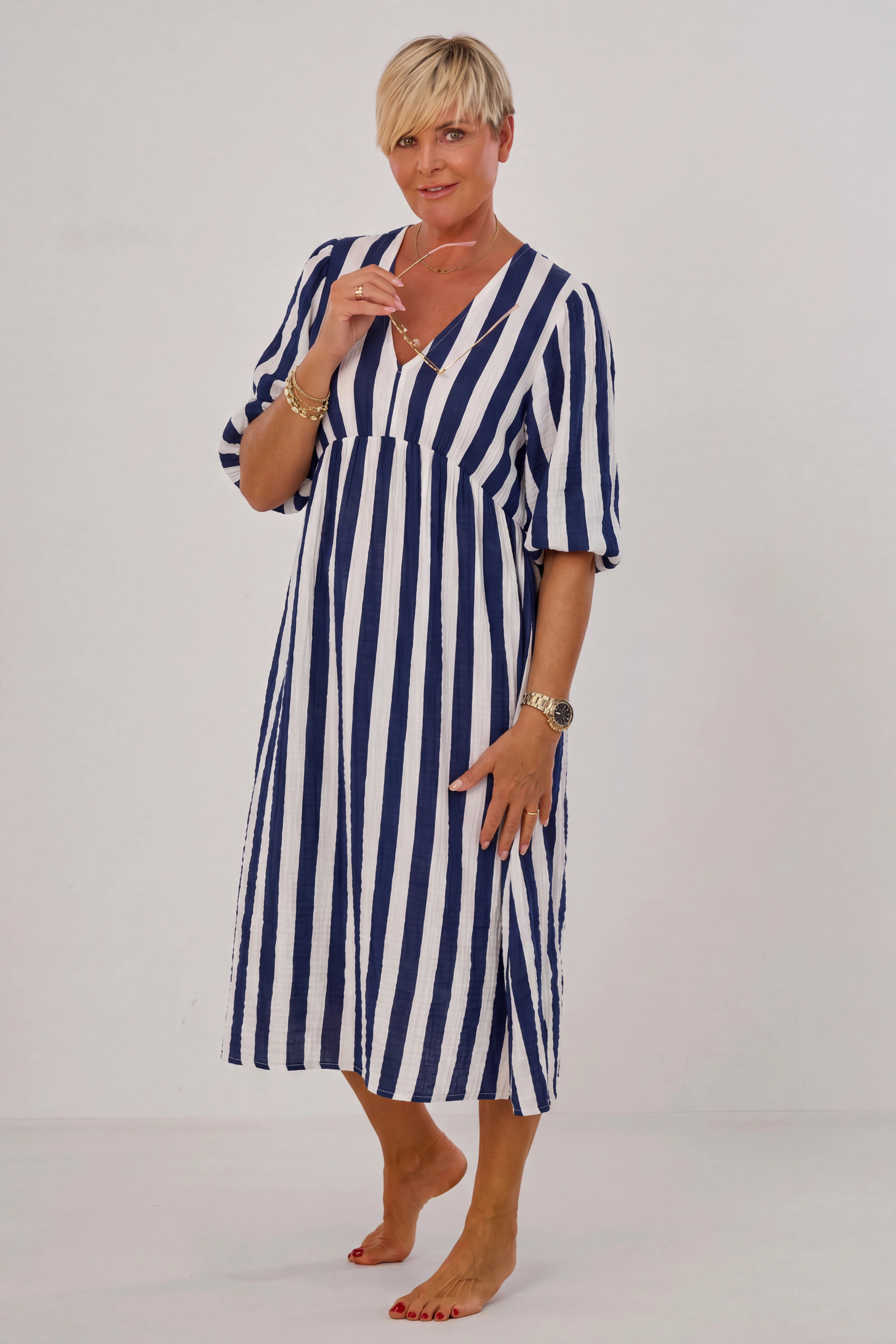 Musselin Kleid mit V-Ausschnitt, marine-weiß