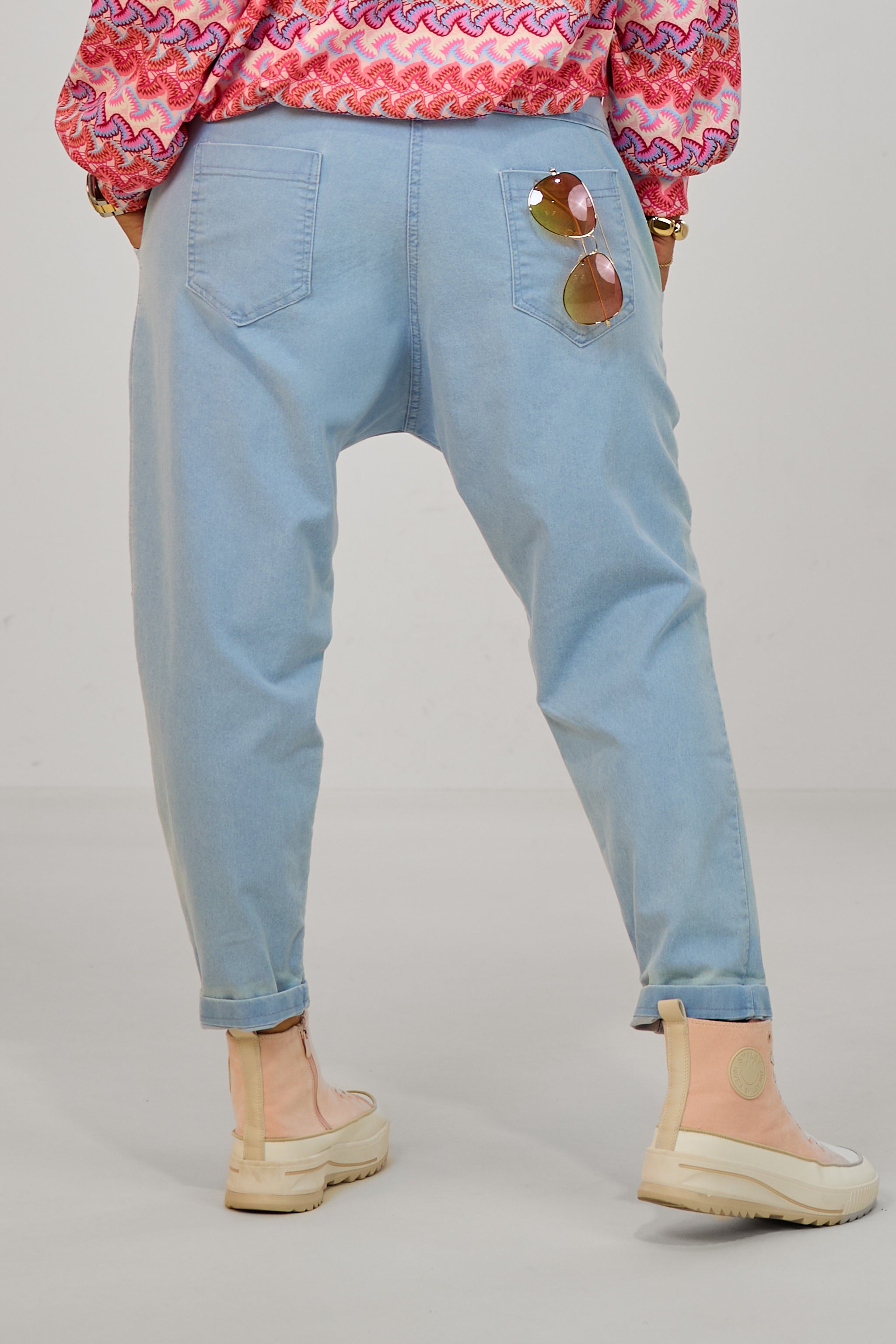 Baggy Jeans mit Ziernähten, hell denim blau