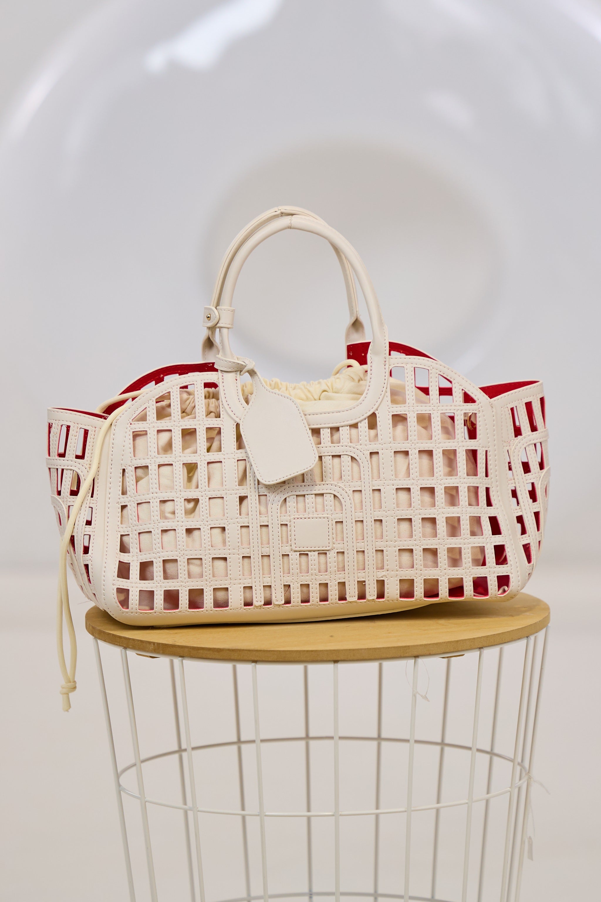 Henkeltasche mit Stoffbeutel, creme-rot