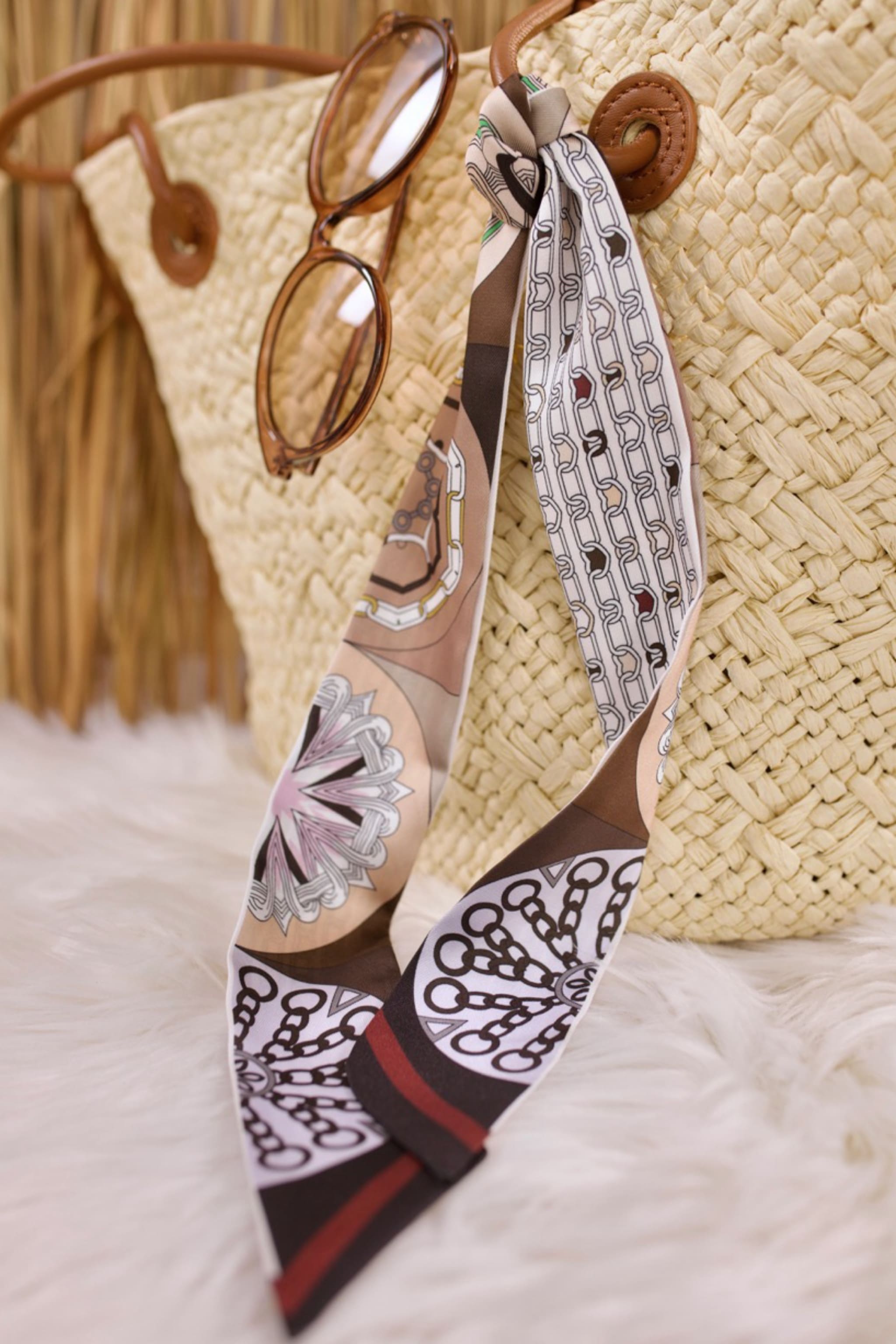 schmales Stoffband mit Fantasy-Motiv, braun-beige