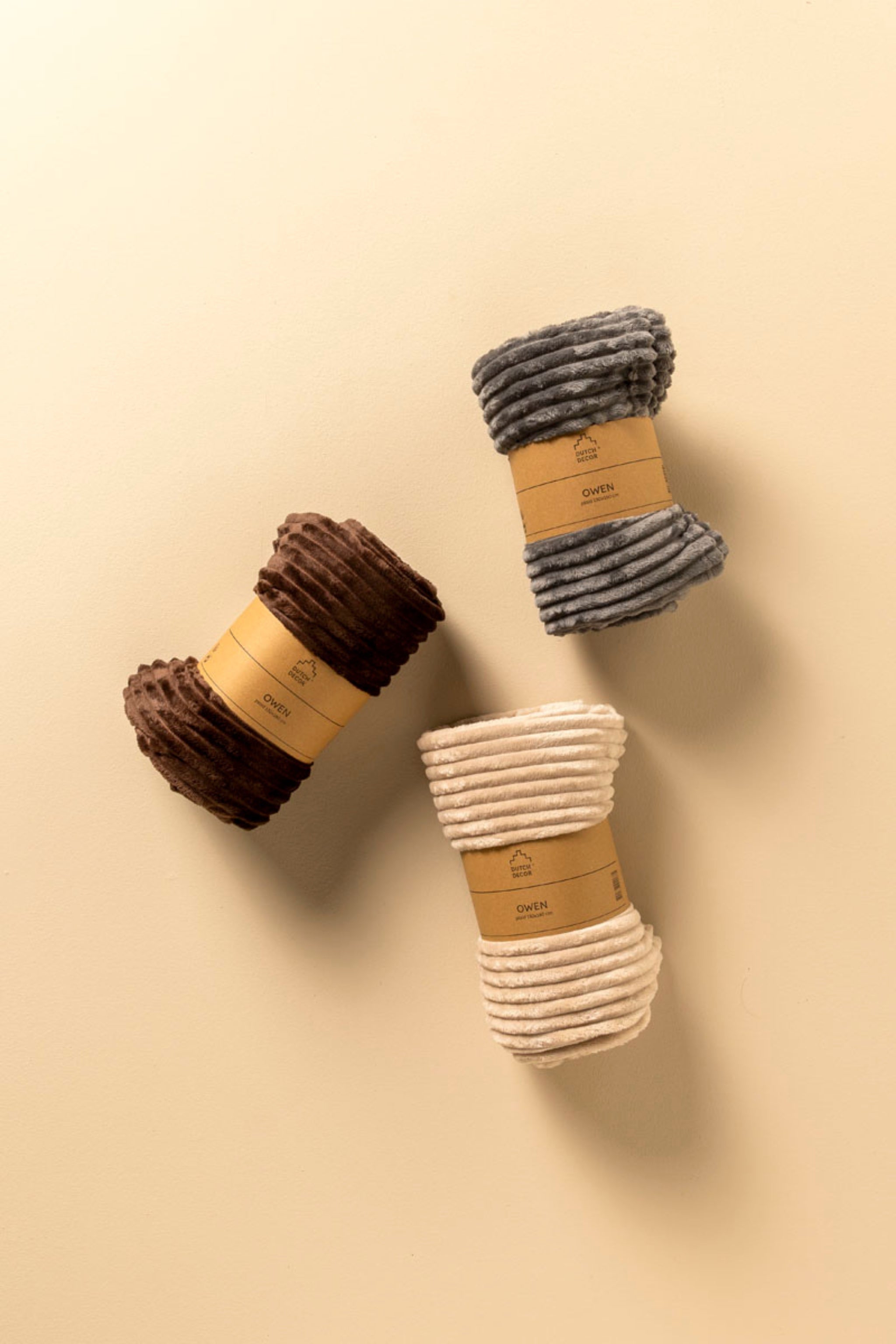Blanket in ribbed velvet look, brown