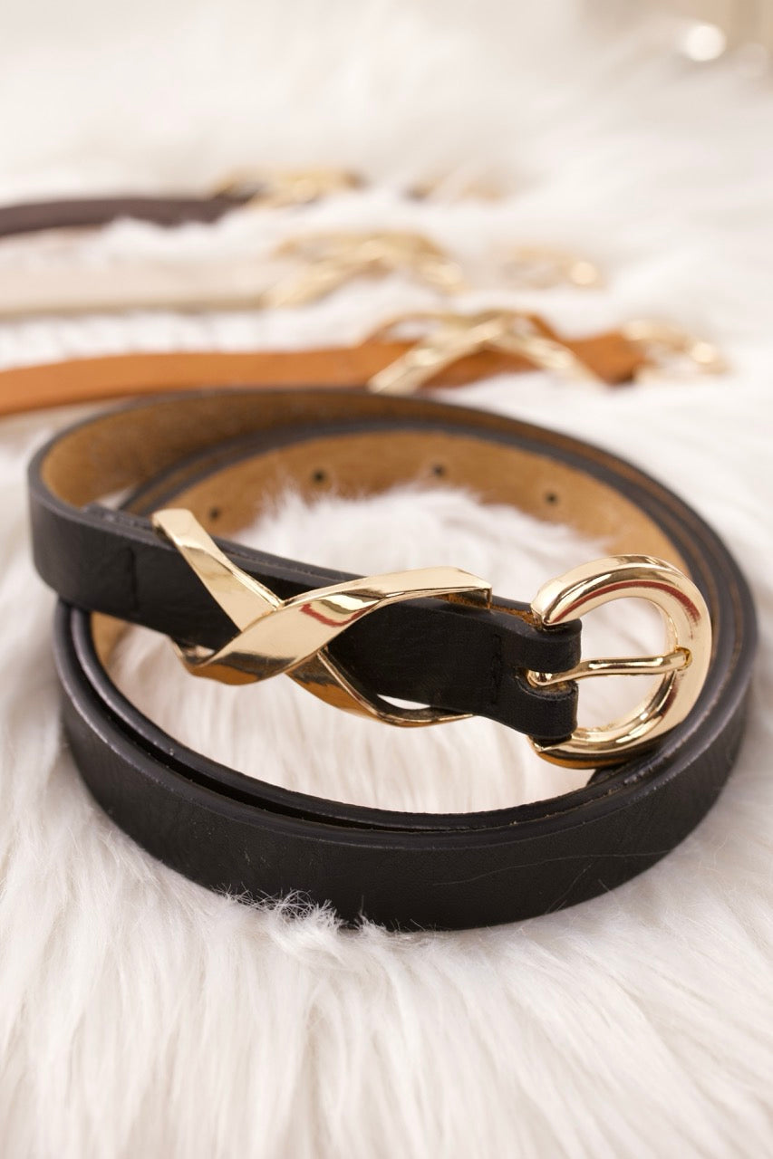 Schmaler Ledergürtel mit toller Schnalle, schwarz-gold