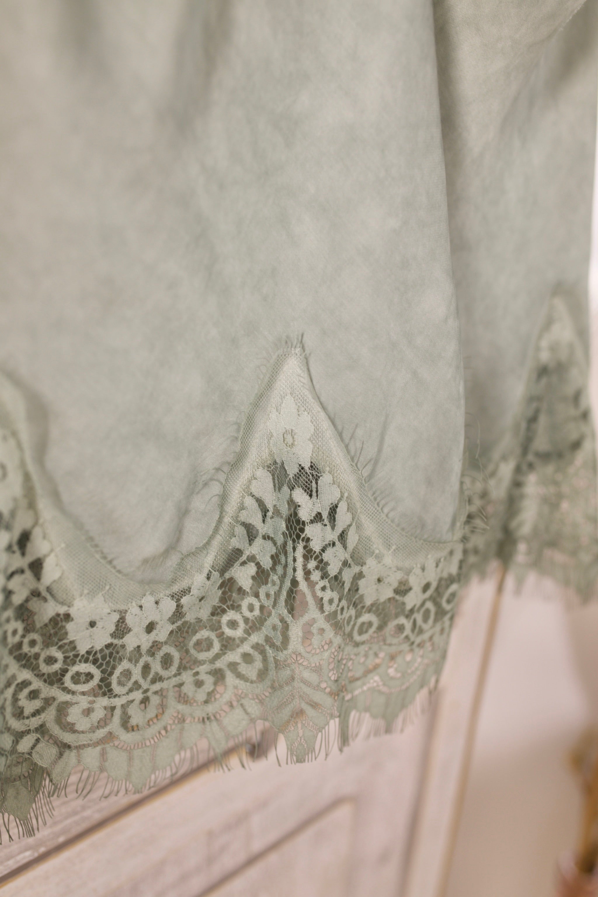 Viscose-Top mit Spitze, khaki