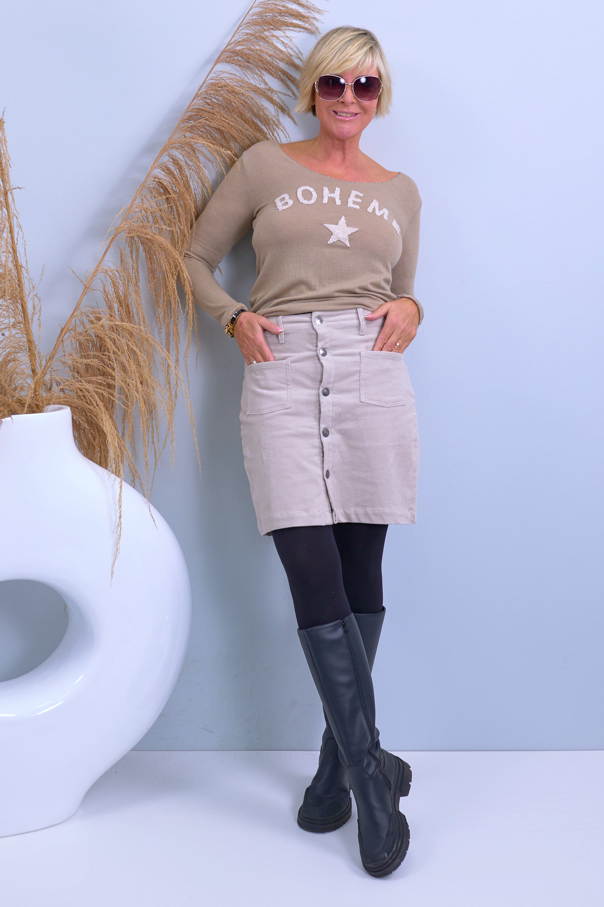 Short corduroy skirt, beige