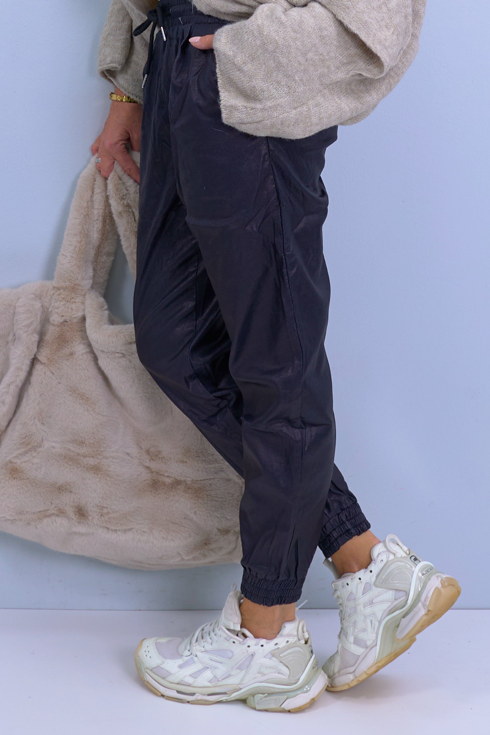 Lederlook Hose mit Bündchen, schwarz