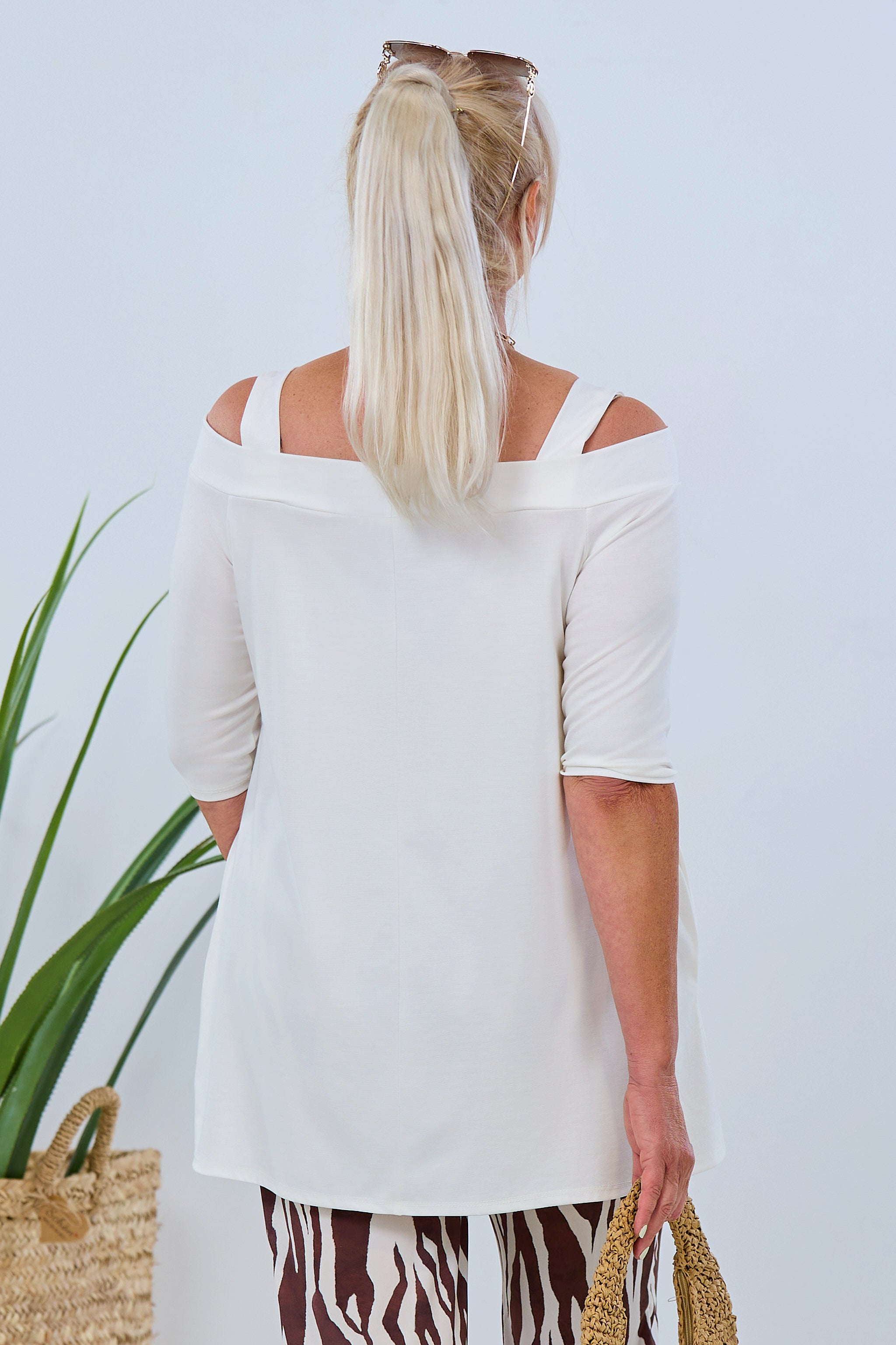 long off-shoulder shirt, ecru
