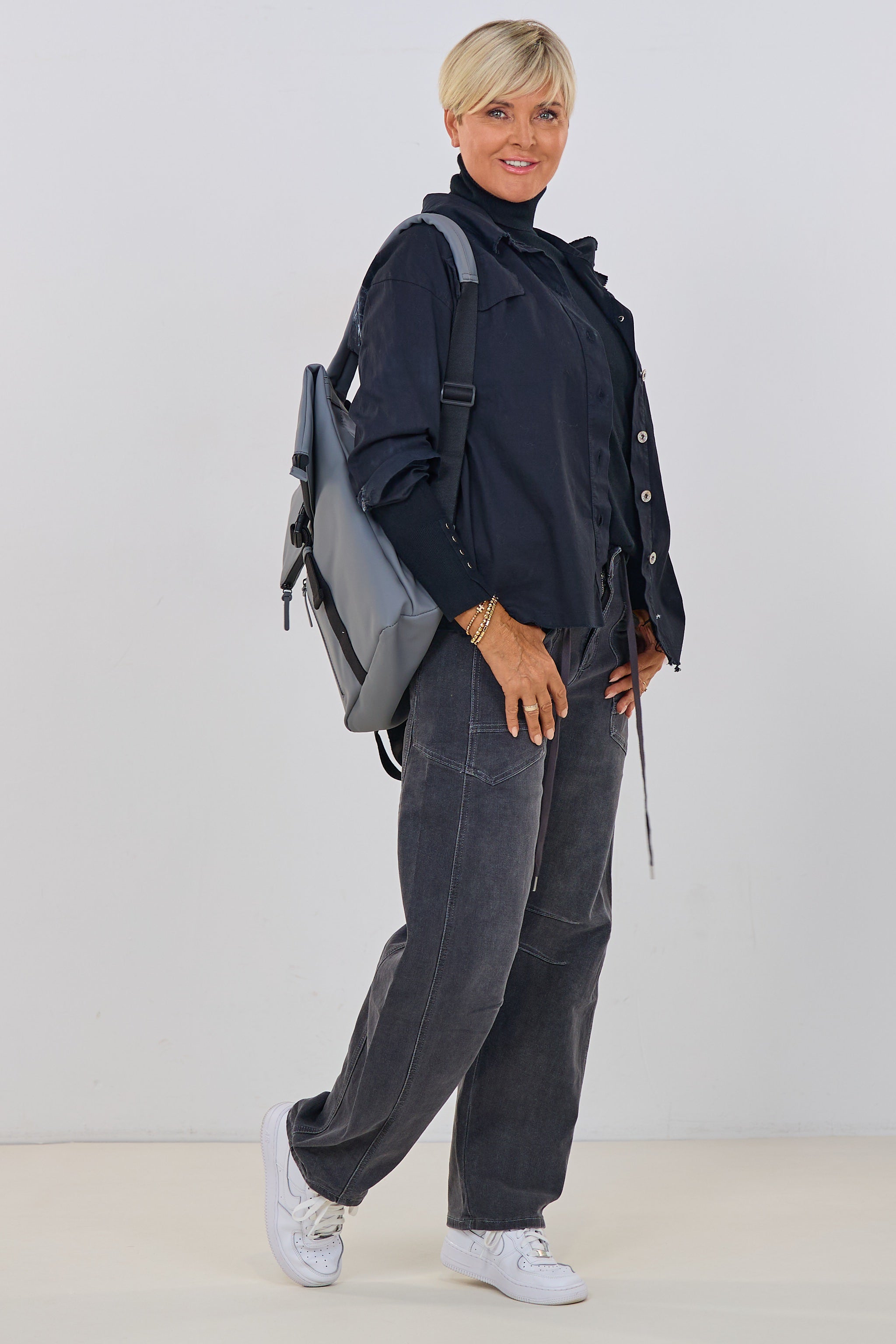 Shirt jacket in used look, black