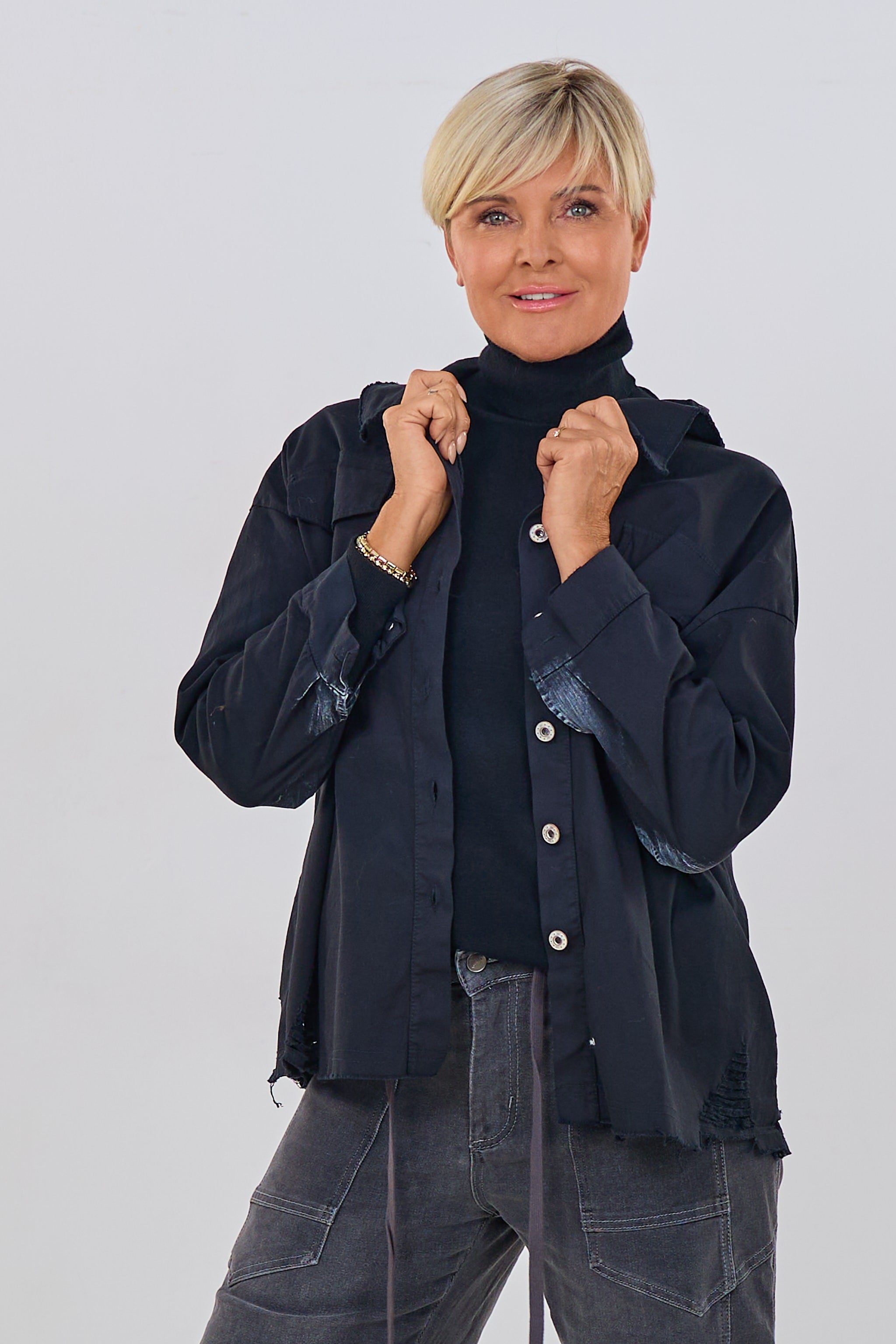 Shirt jacket in used look, black