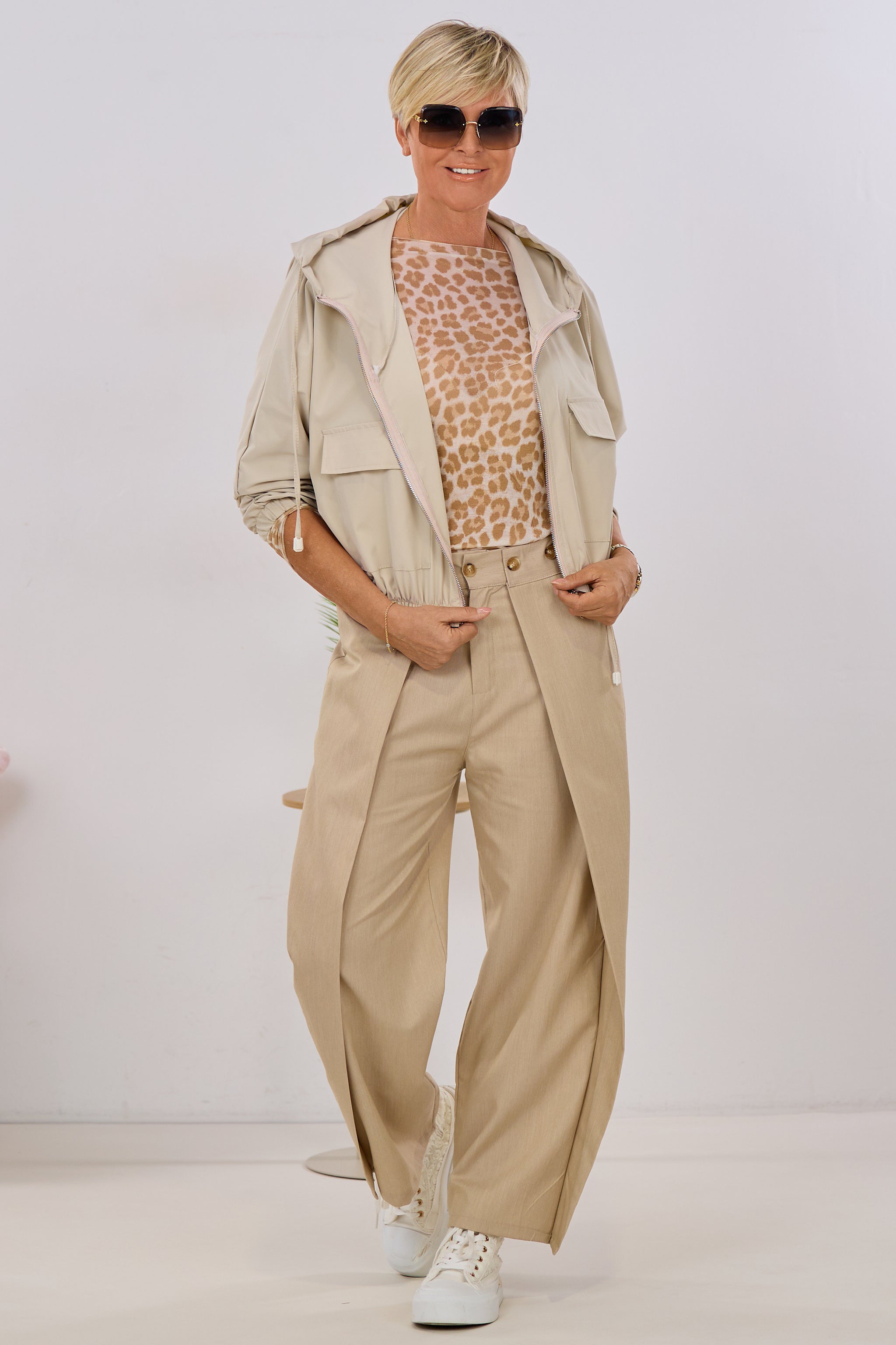 short hooded jacket, beige