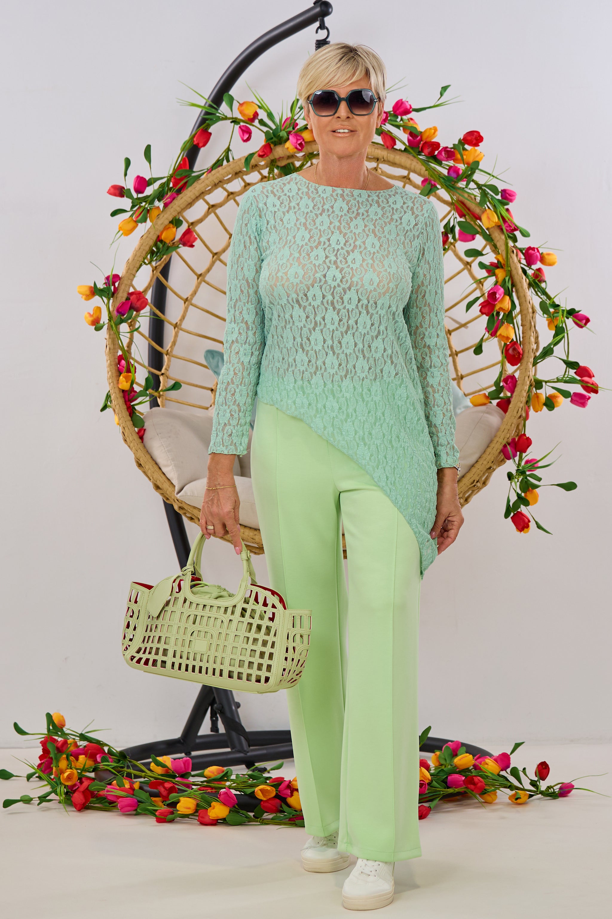 Asymmetrisches Spitzen-Langarmshirt, lindgrün