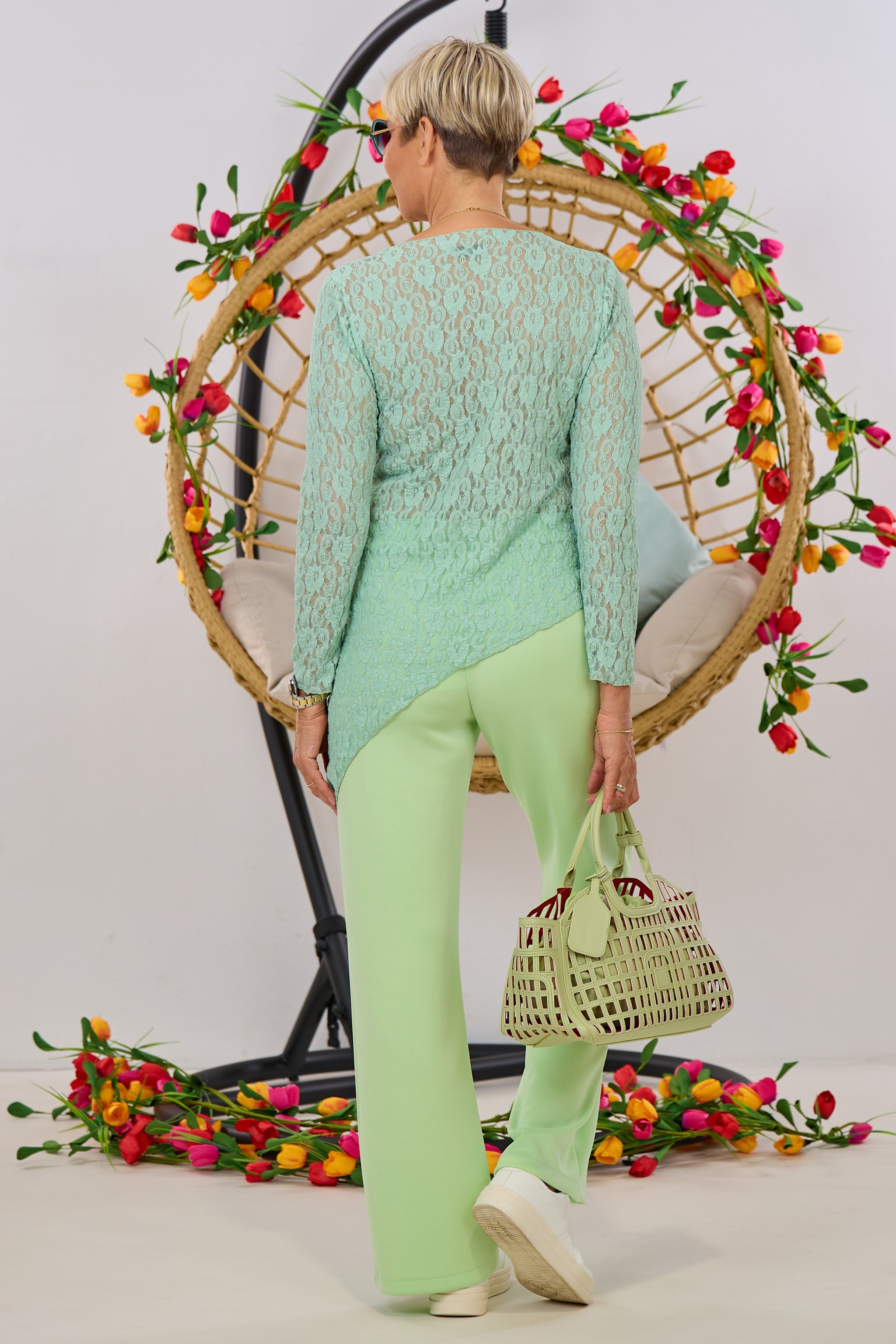 Asymmetrisches Spitzen-Langarmshirt, lindgrün