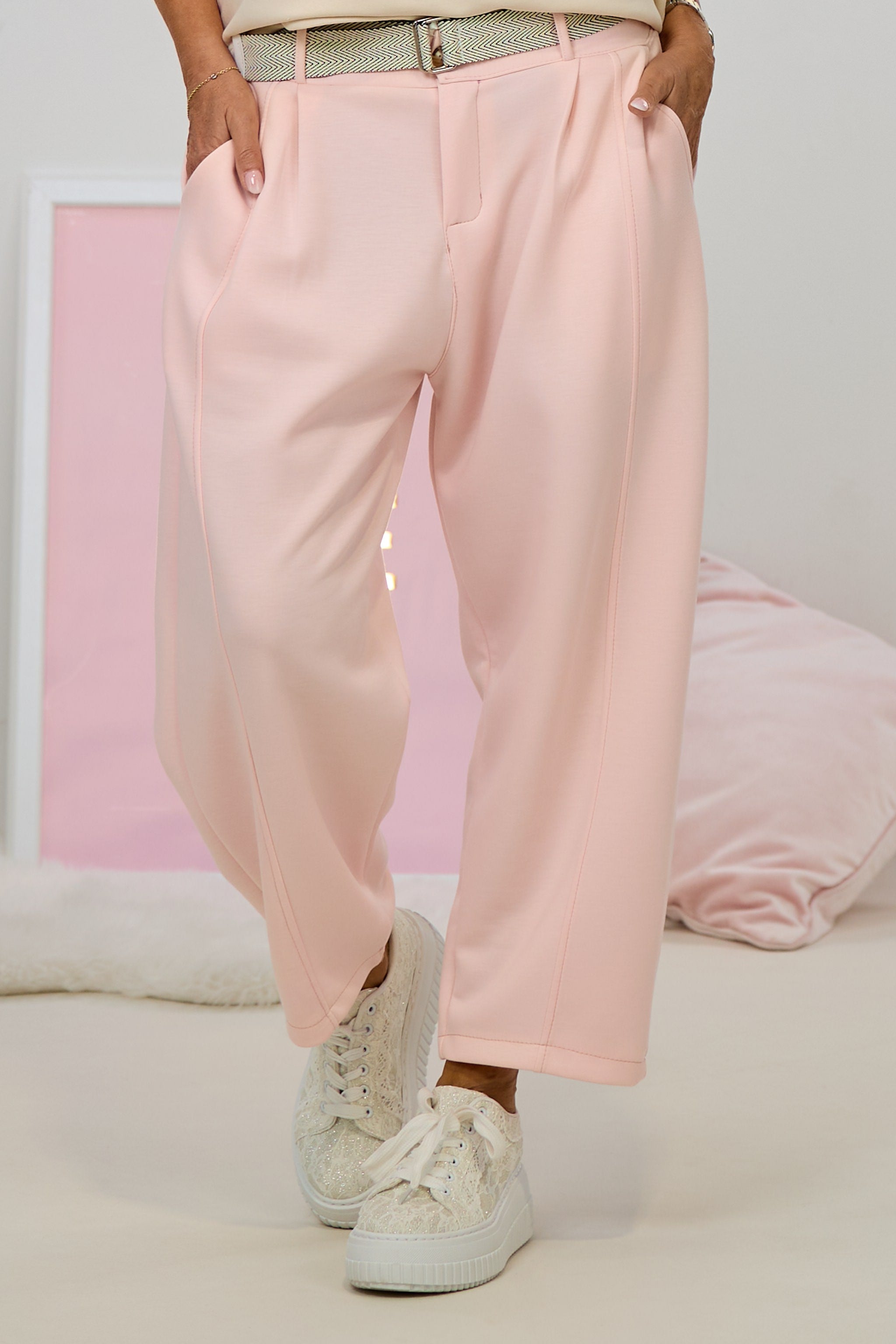 Weiche Hose mit Gürtel, rosa