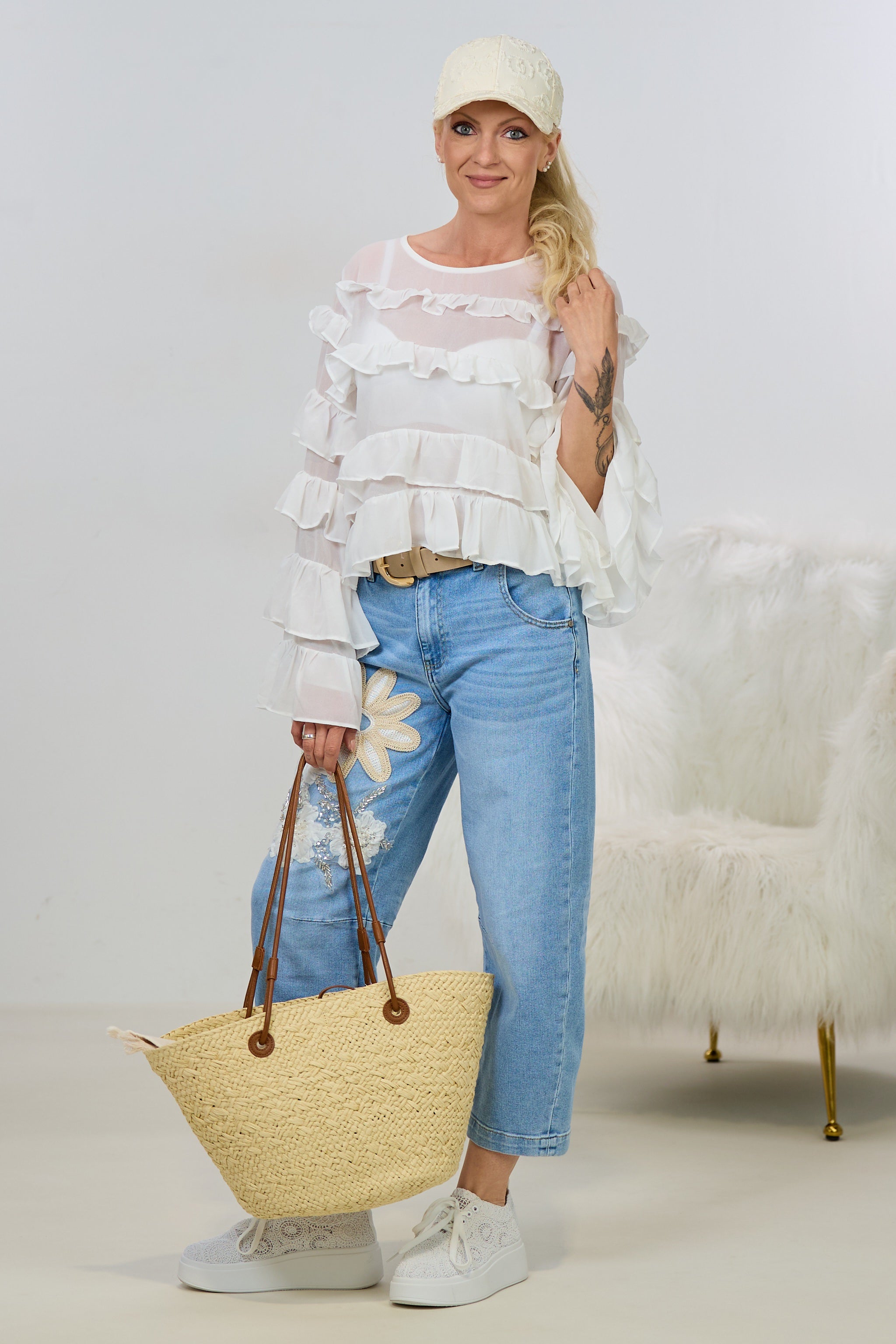 Blouse with ruffles and wide sleeves, white