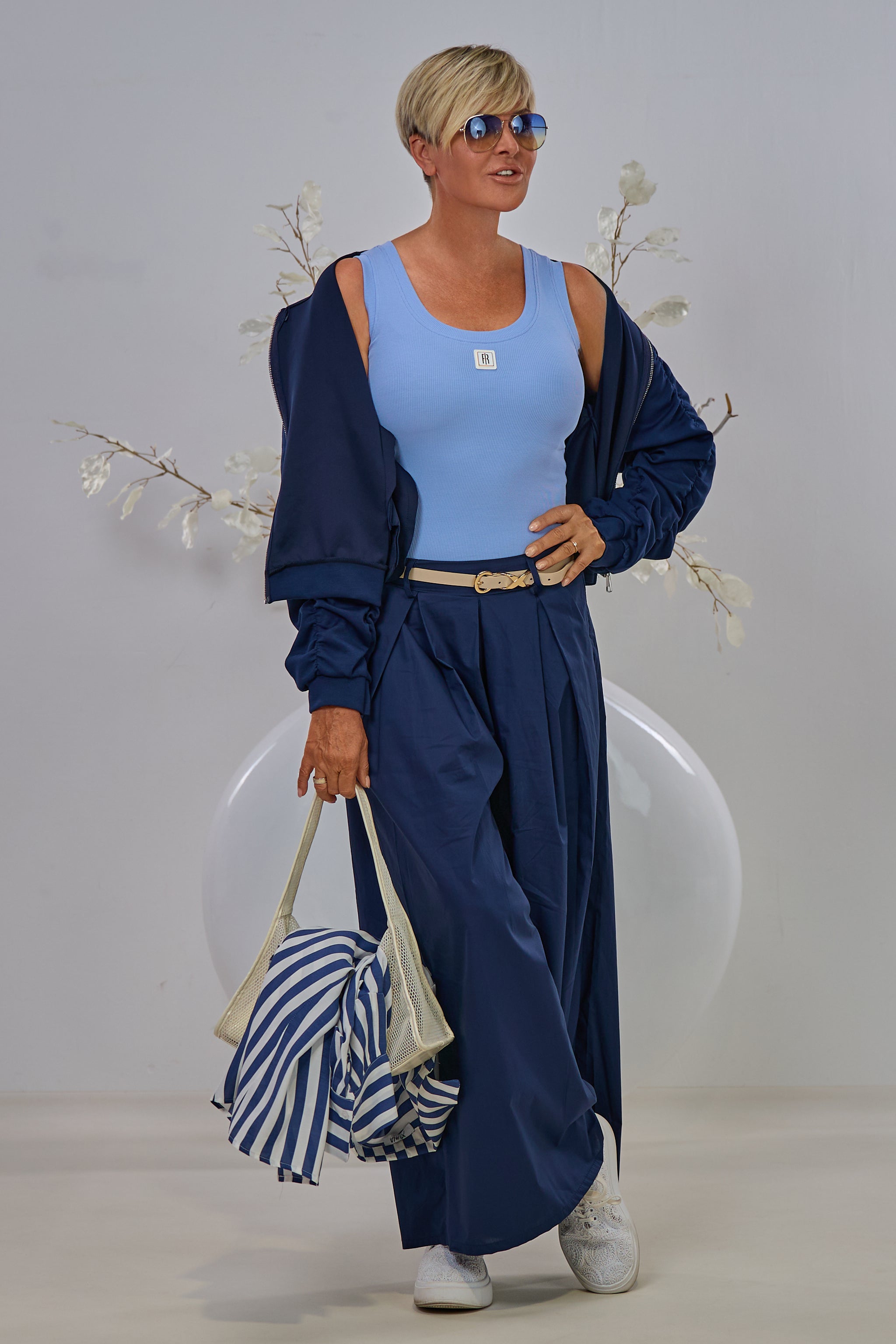 Geripptes Top mit Emblem, hellblau