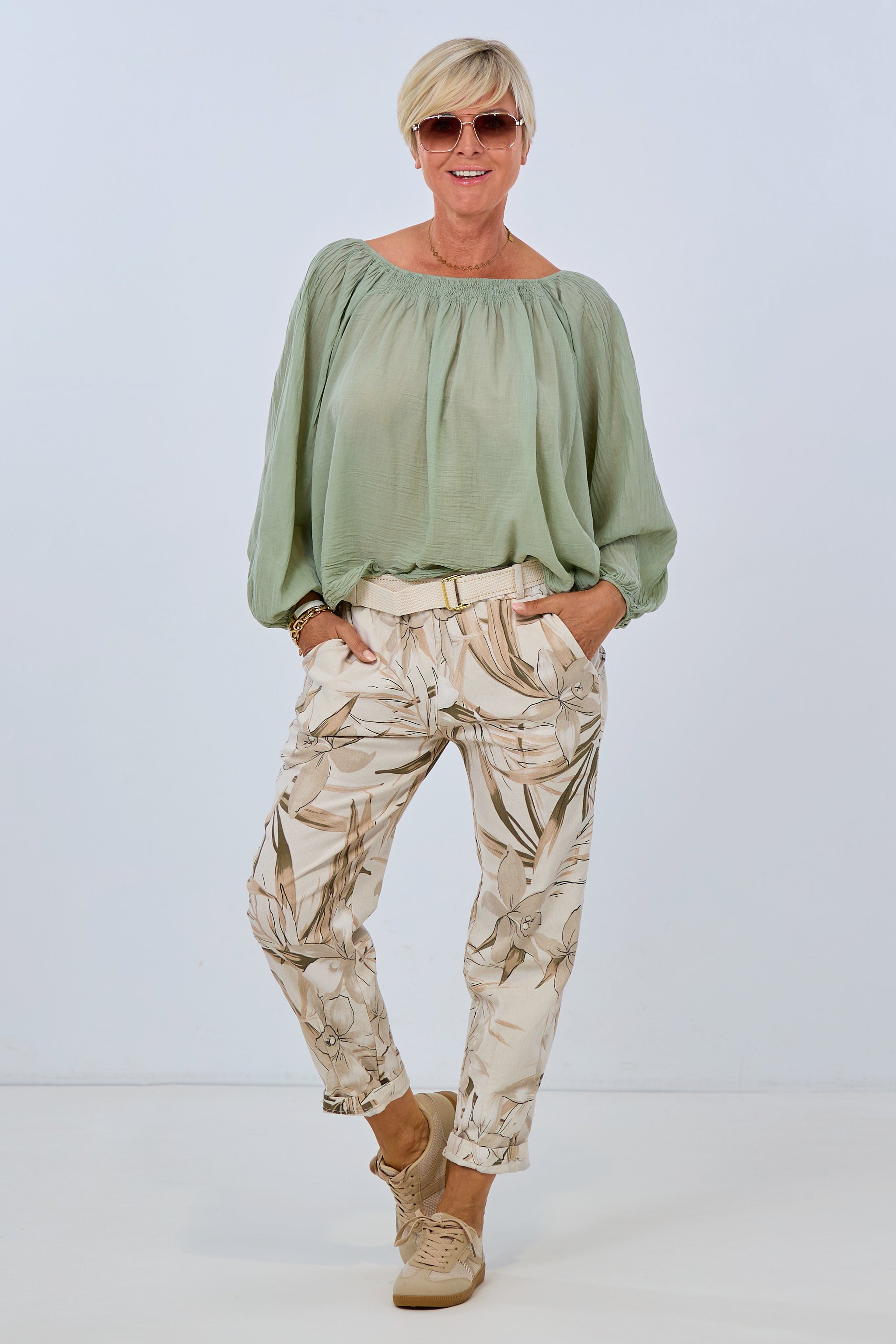 Fabric pants with floral print, beige-nature