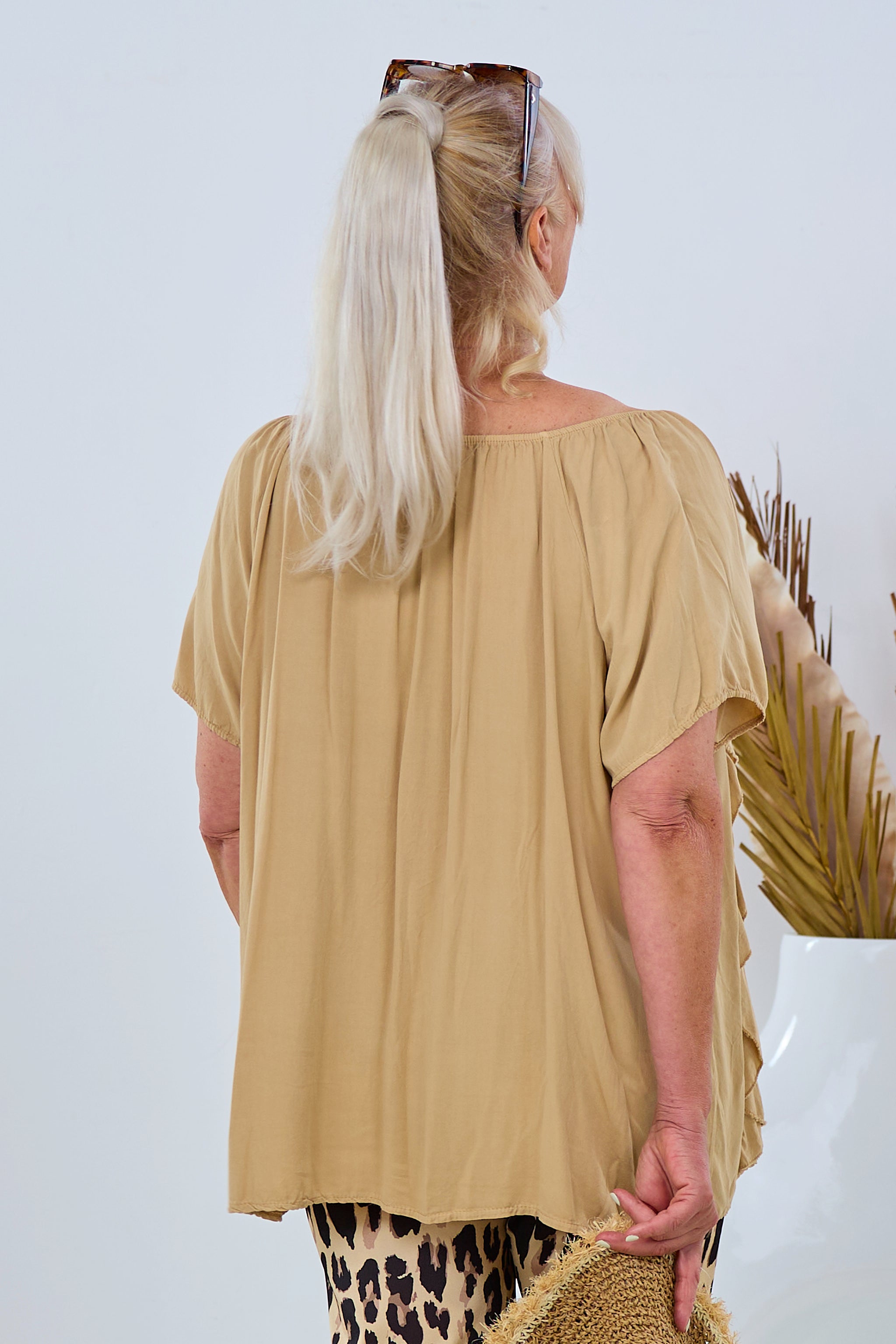 Blusenshirt mit Rüschen, camel light