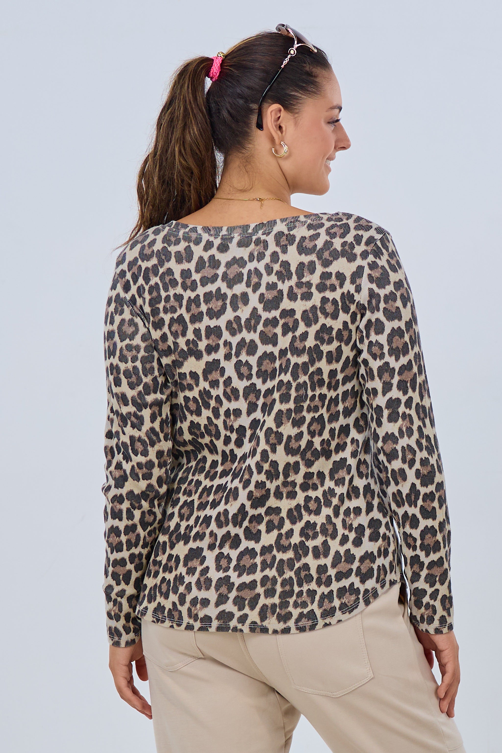 Geripptes Shirt im Leo-Look, leo