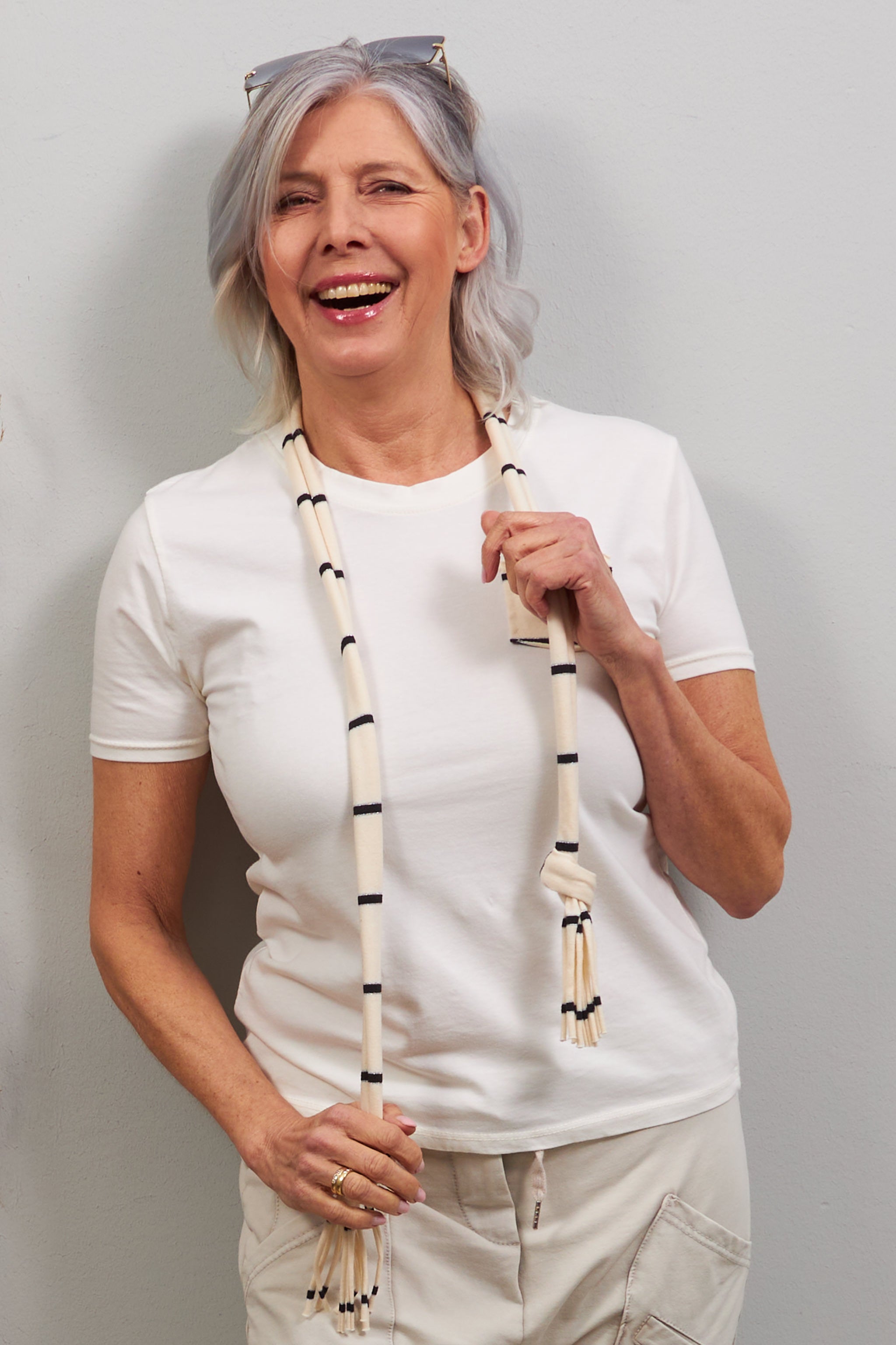 T-shirt with scarf, ecru-black/beige