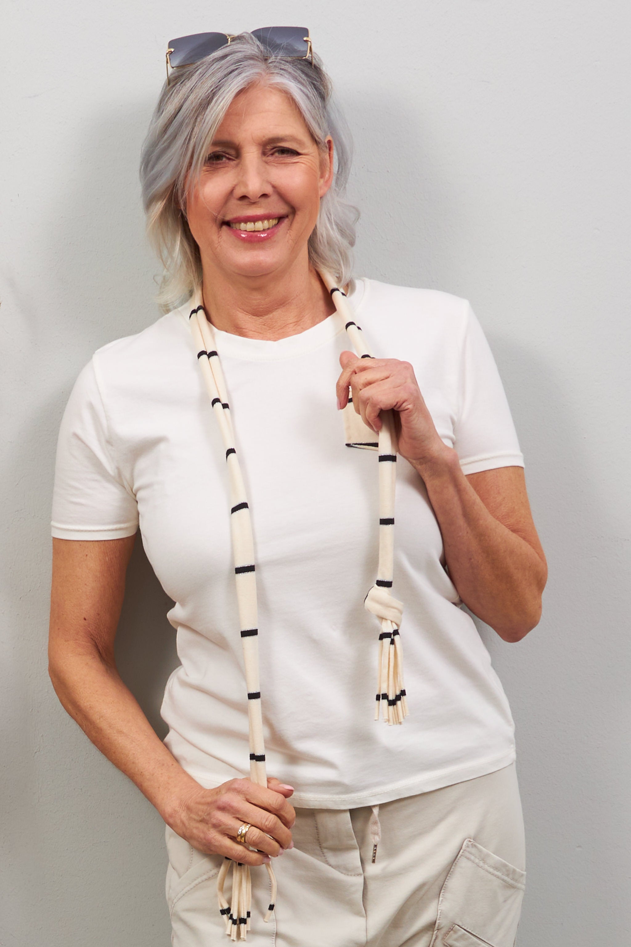 T-shirt with scarf, ecru-black/beige