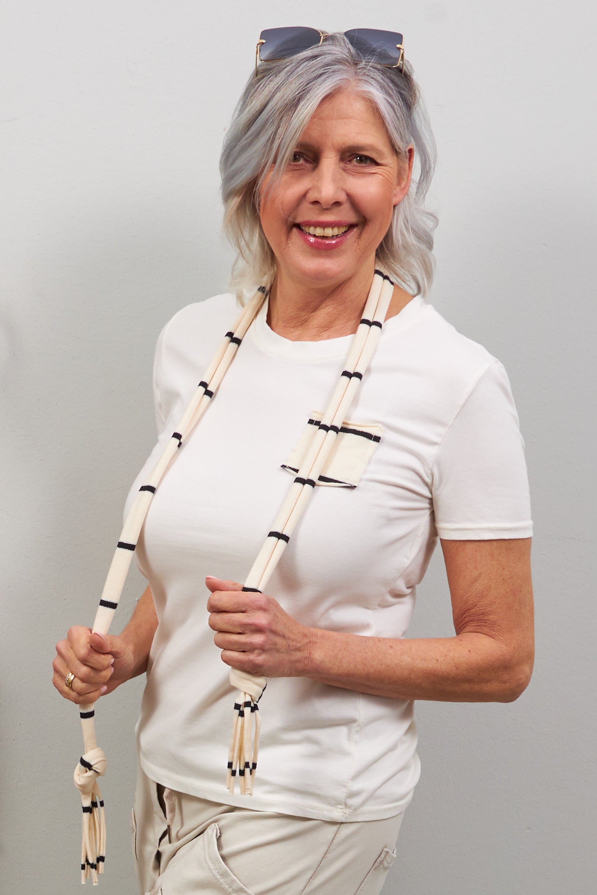 T-shirt with scarf, ecru-black/beige