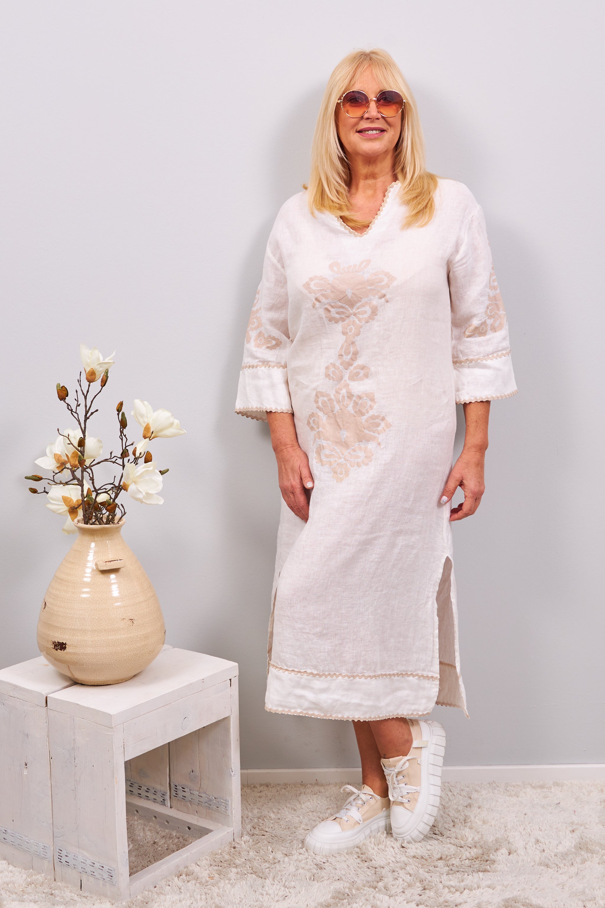 Linen dress with fantasy print, ecru-beige