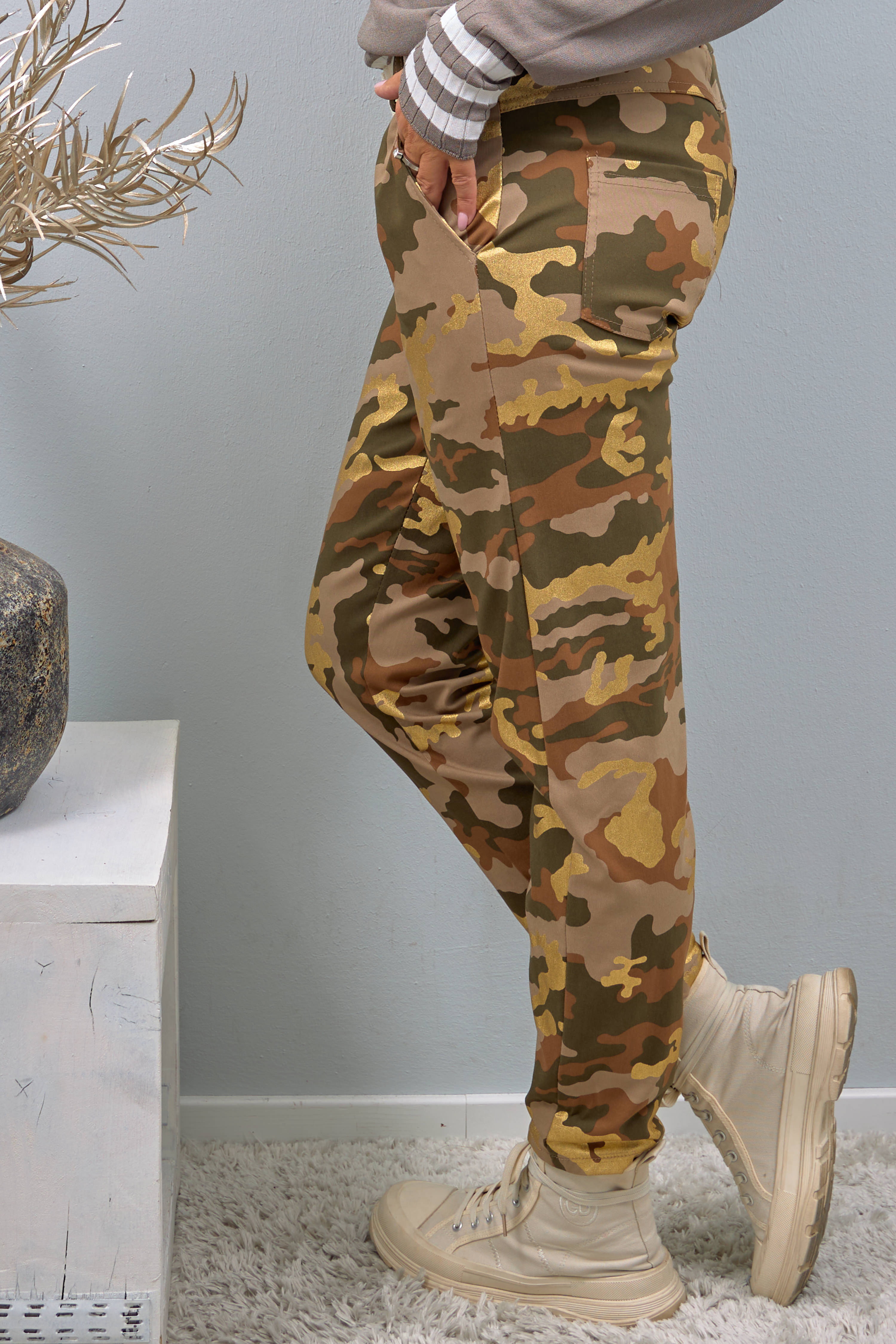 Hose mit gold-camouflage Muster, khaki-taupe
