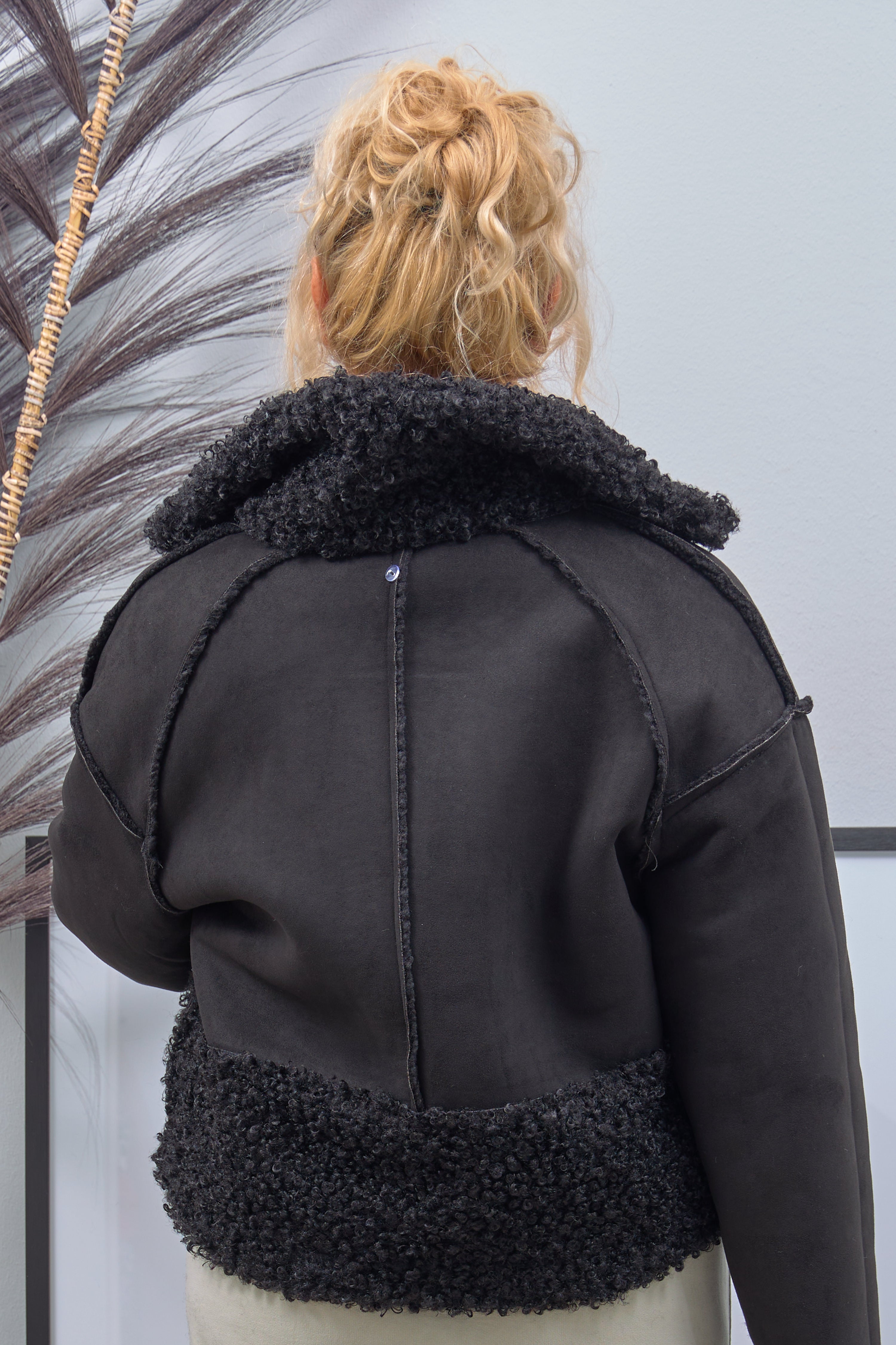 Reversible jacket in velour look, black