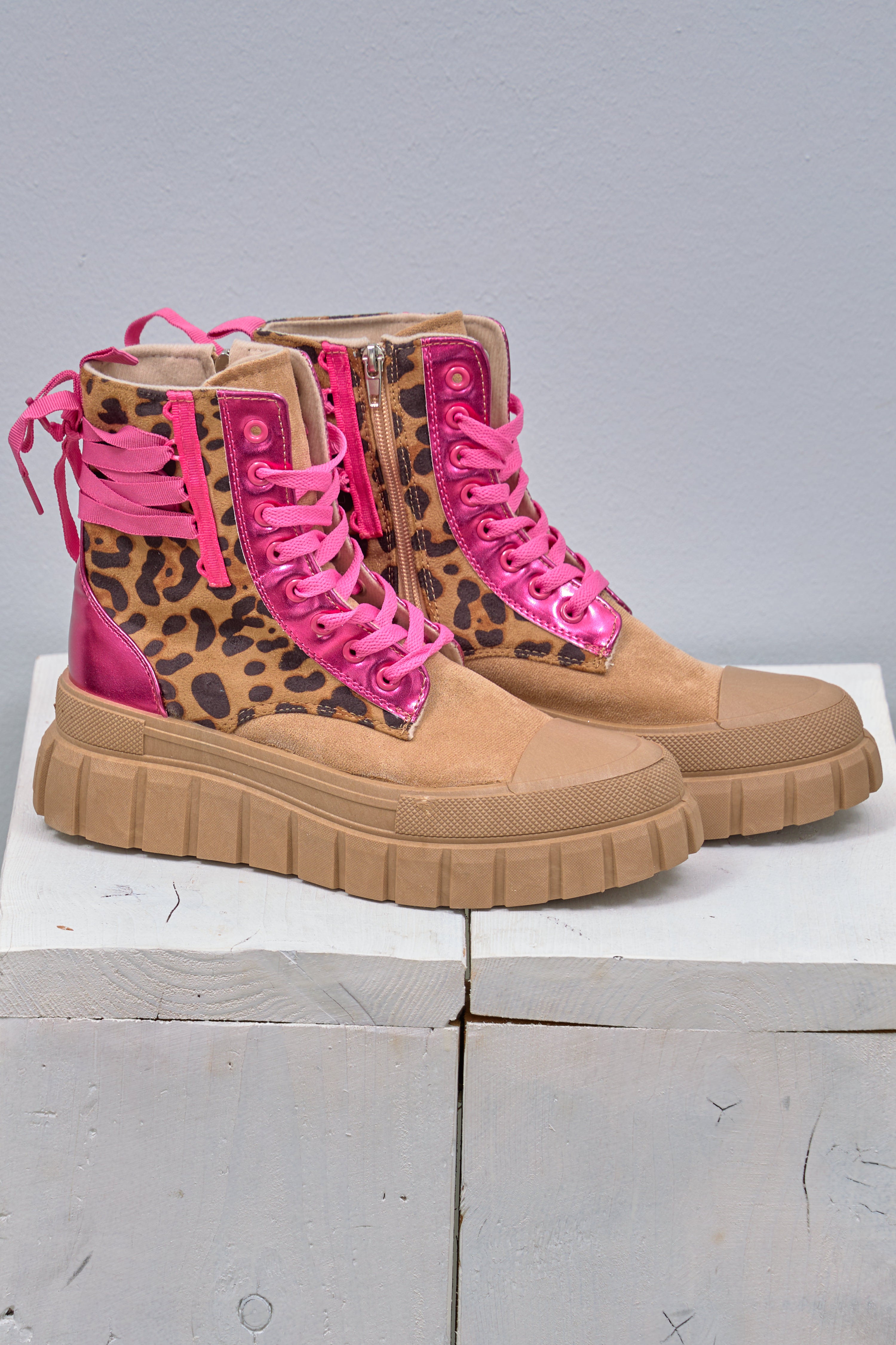 Boots, pink-leo