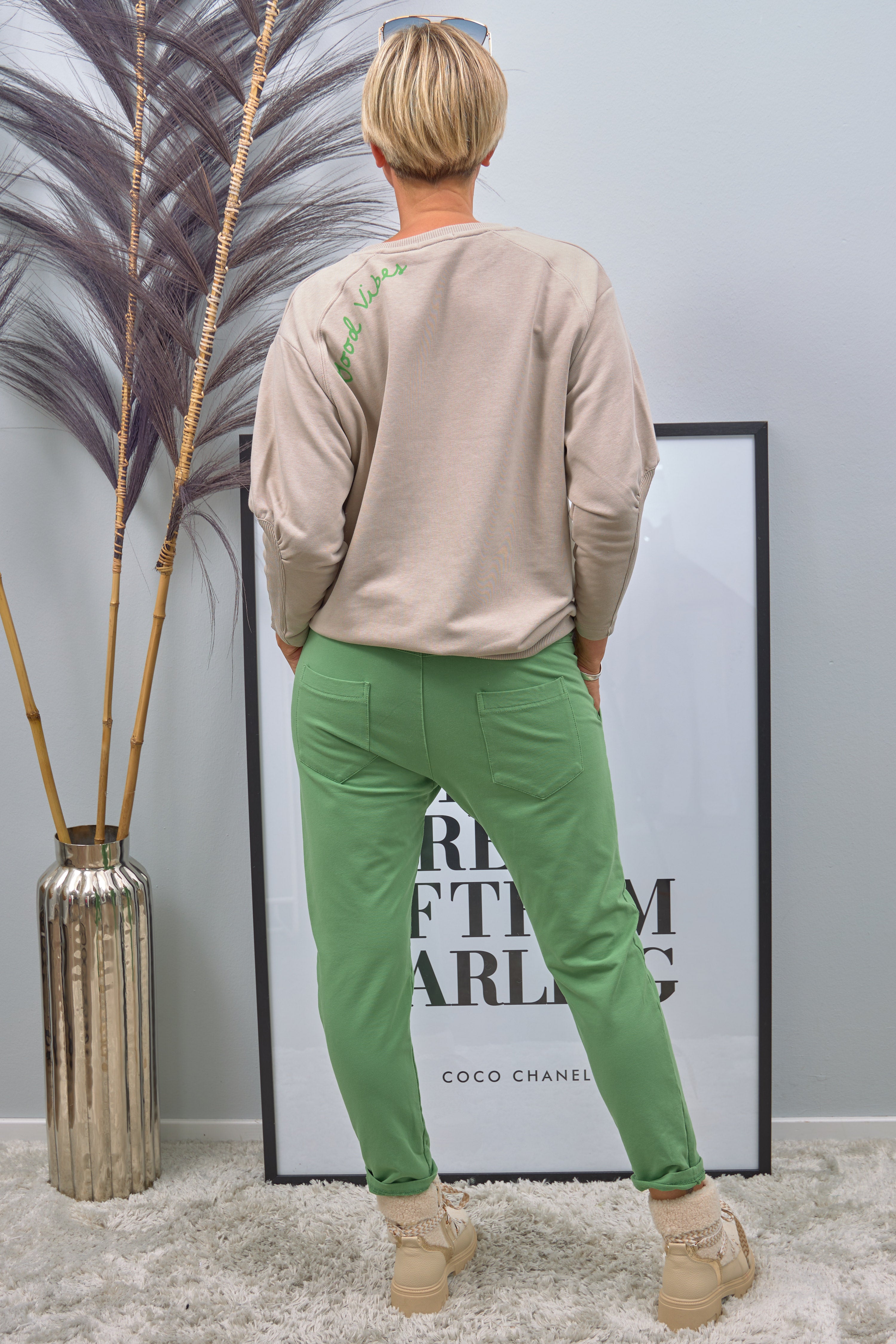 Jog pants with large pockets, green