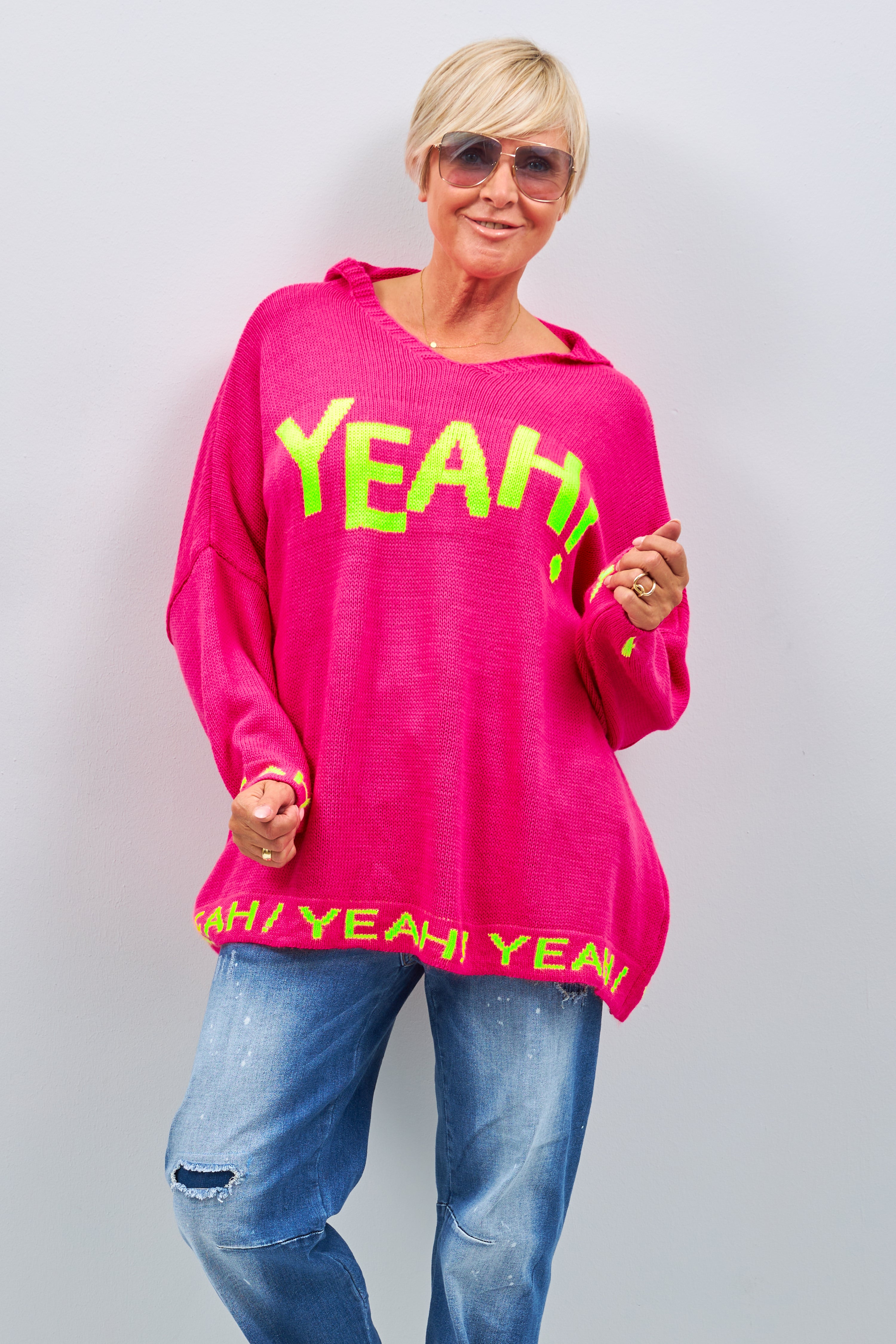 Knitted hoodie with YEAH lettering, pink-yellow
