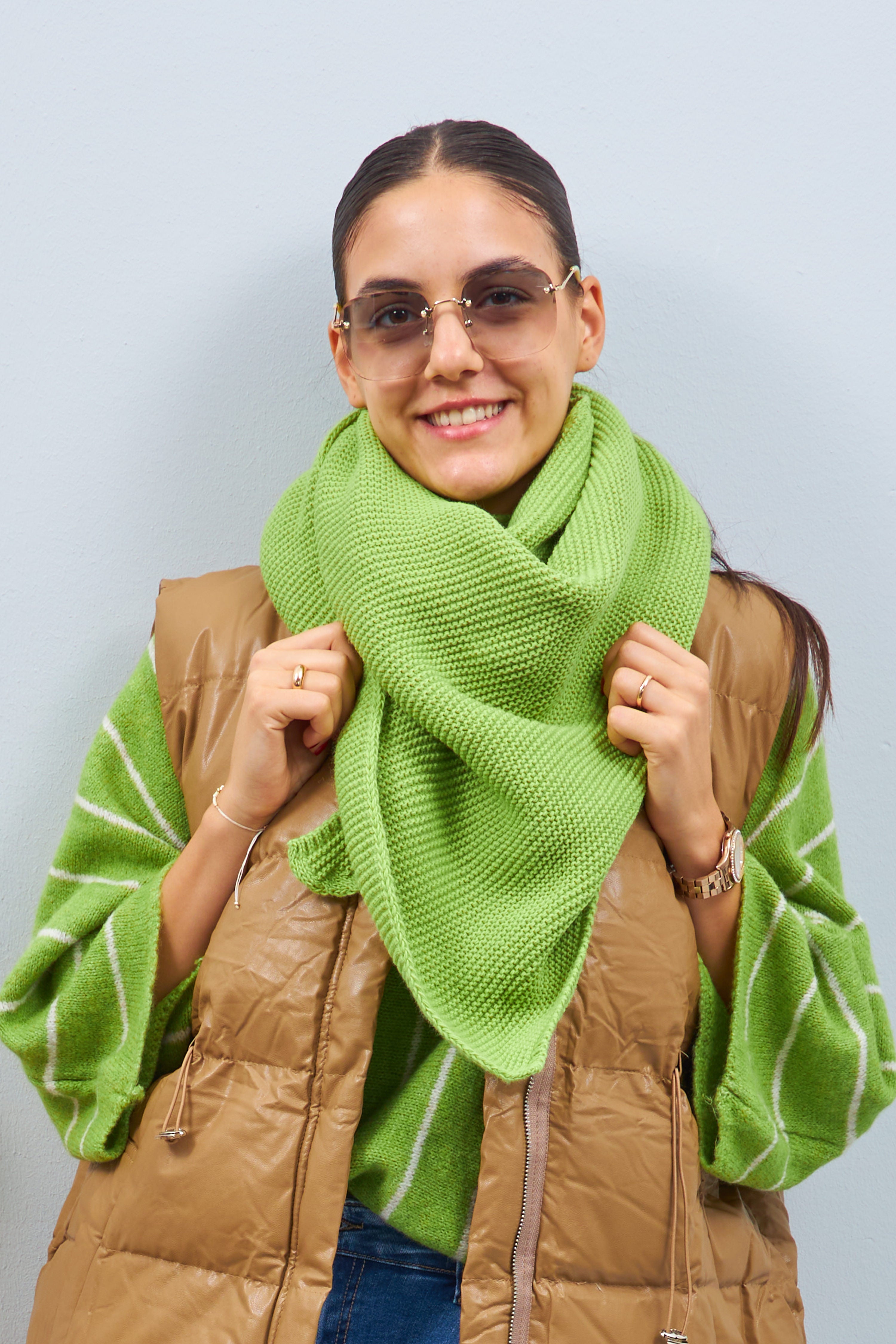 Knitted triangular scarf, green