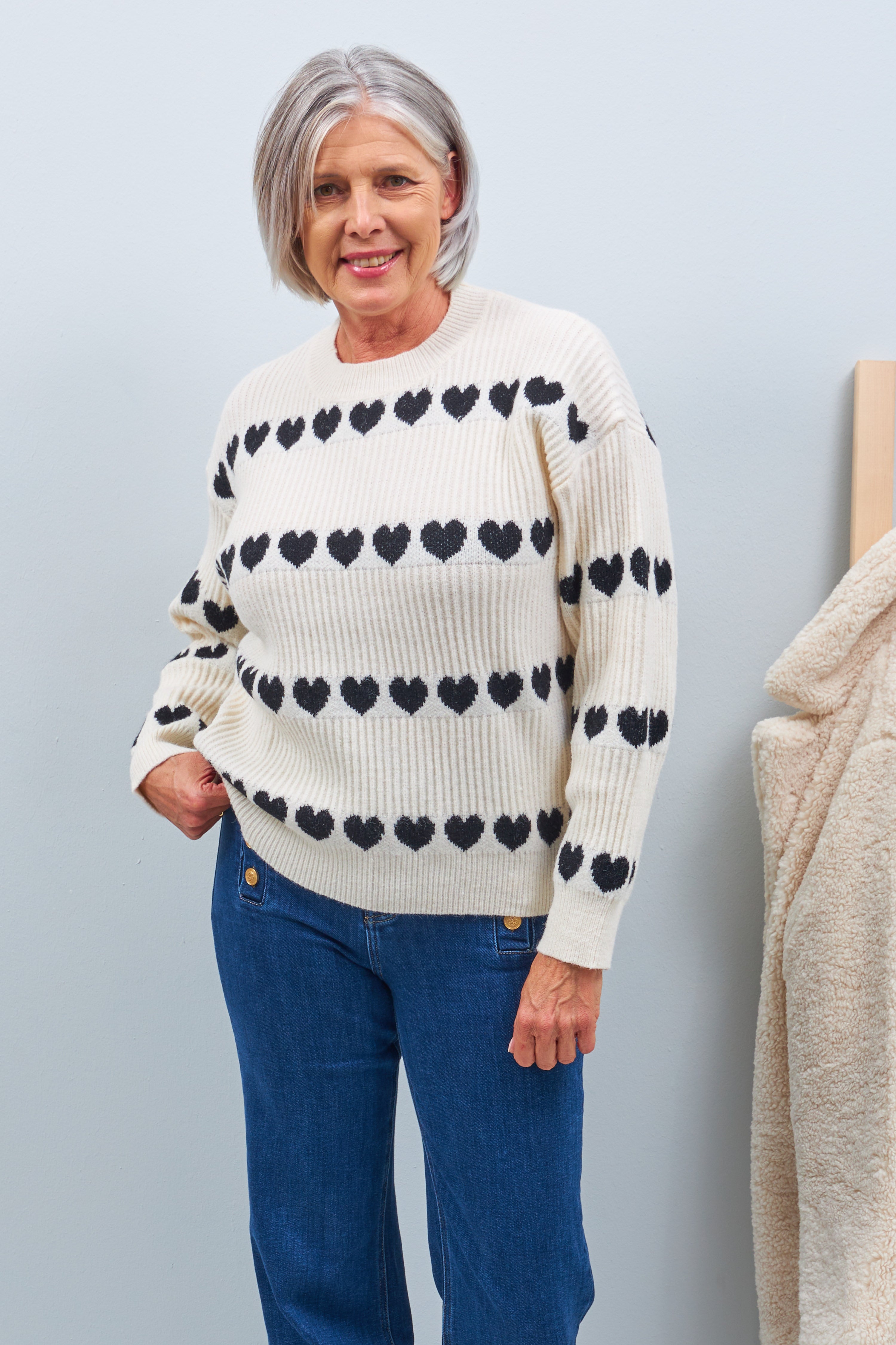 Knit sweater with hearts, ecru-black