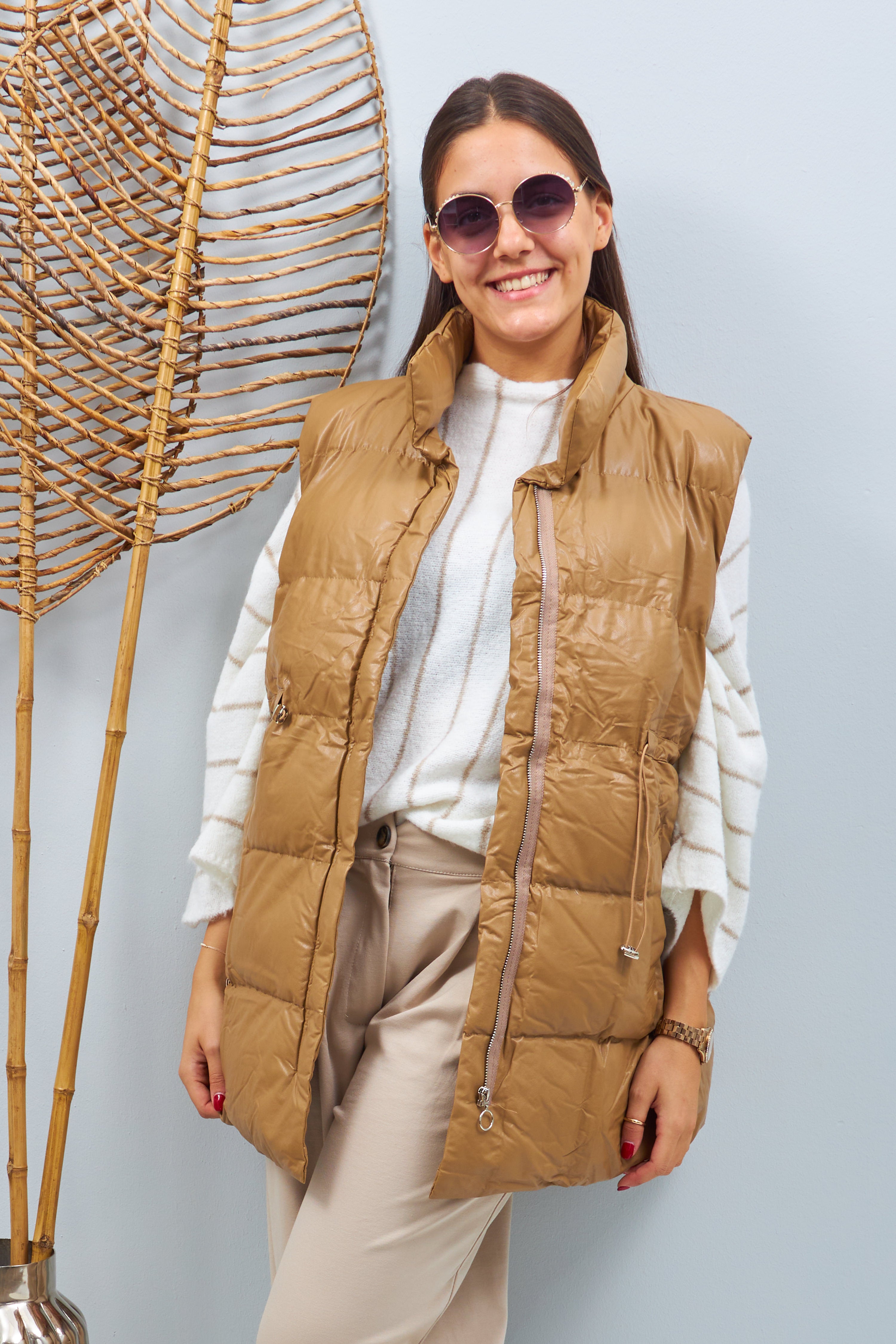 Quilted vest in leather look, camel